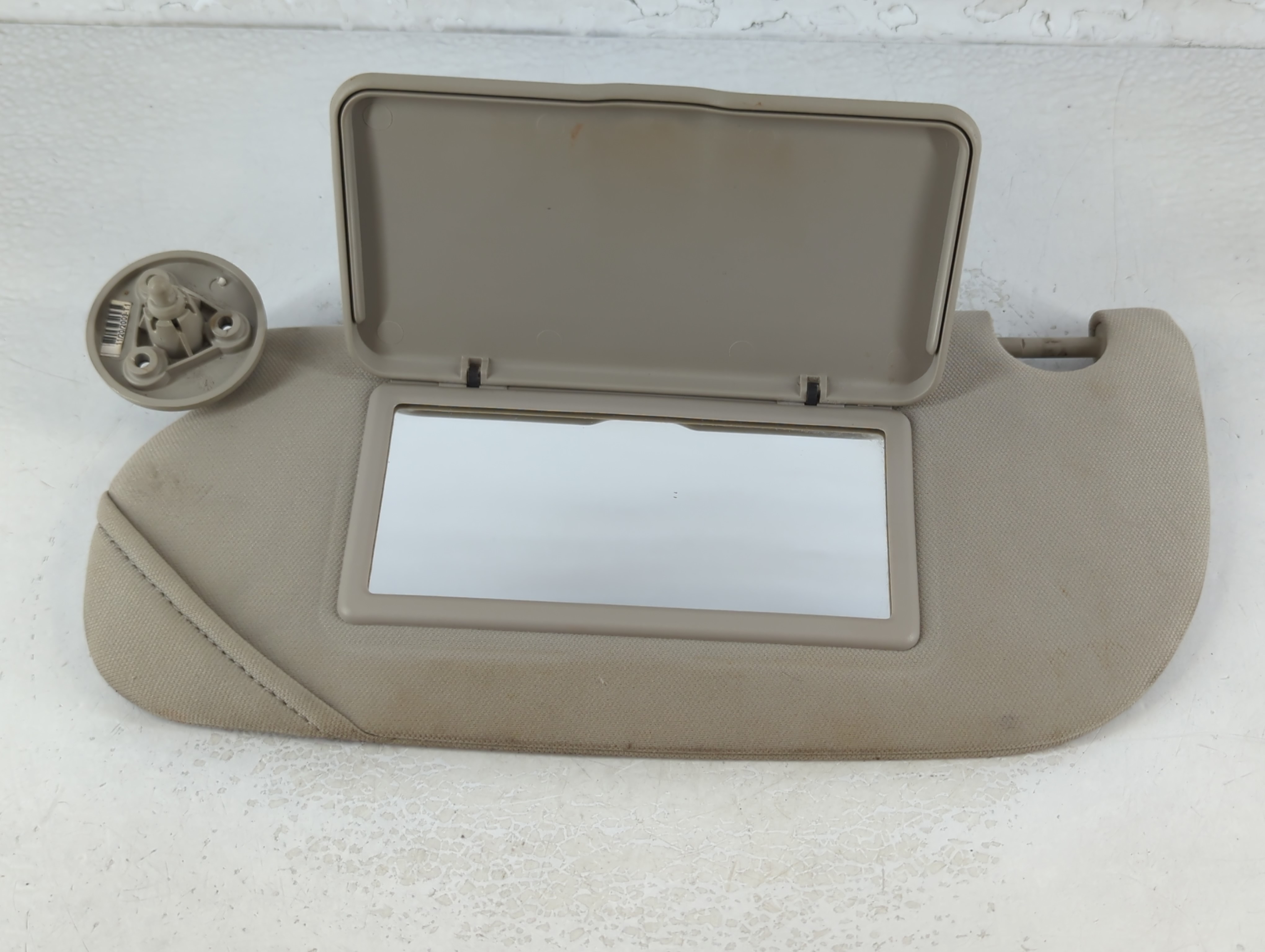 2005-2010 Chevrolet Cobalt Driver Sun Visor Mirror Left Sunvisor Grey 1071974 - Oemusedautoparts1.com