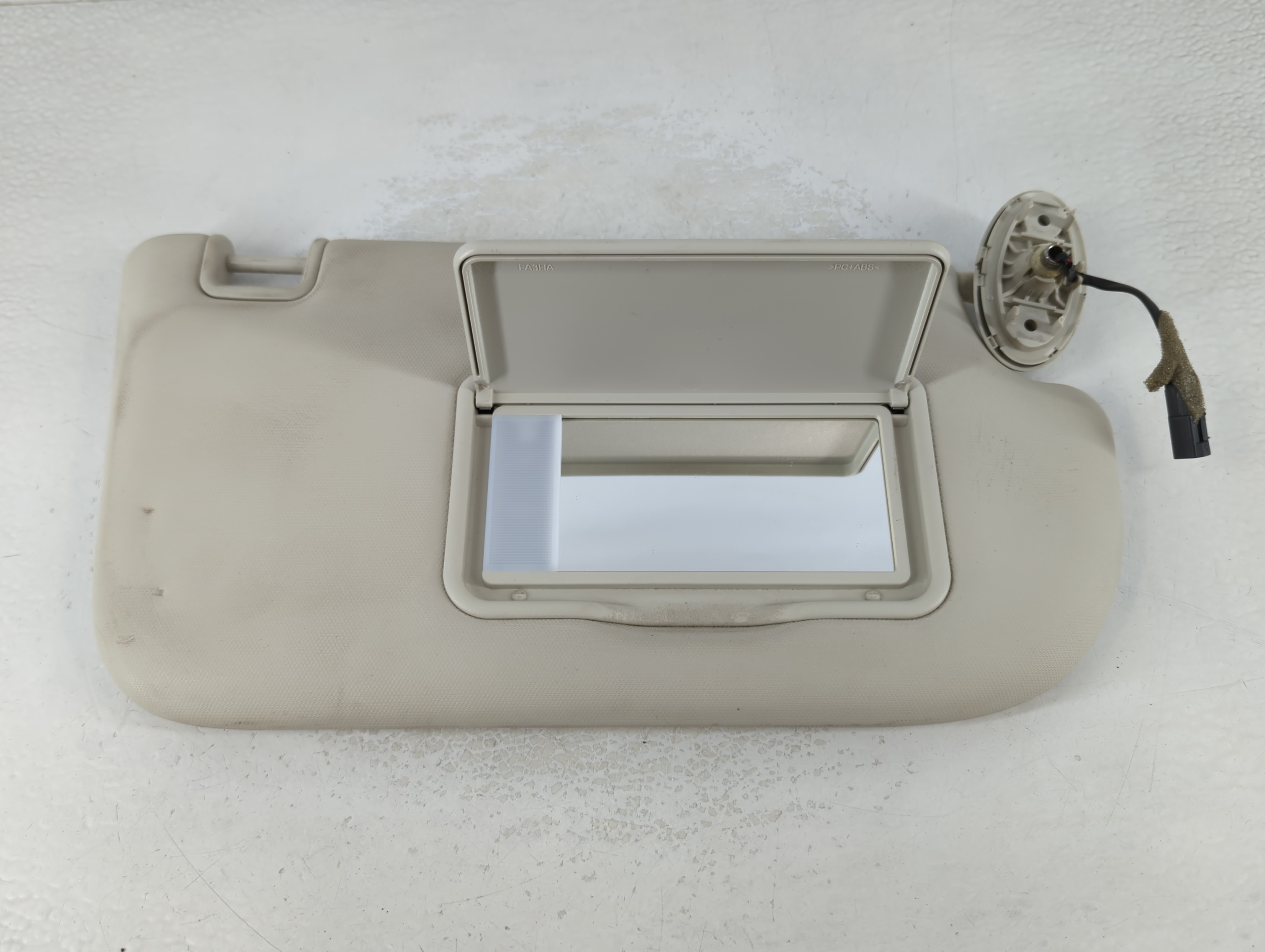 2013-2019 Ford Escape Passenger Sun Visor Mirror Right Sunvisor Grey 1071982 - Oemusedautoparts1.com