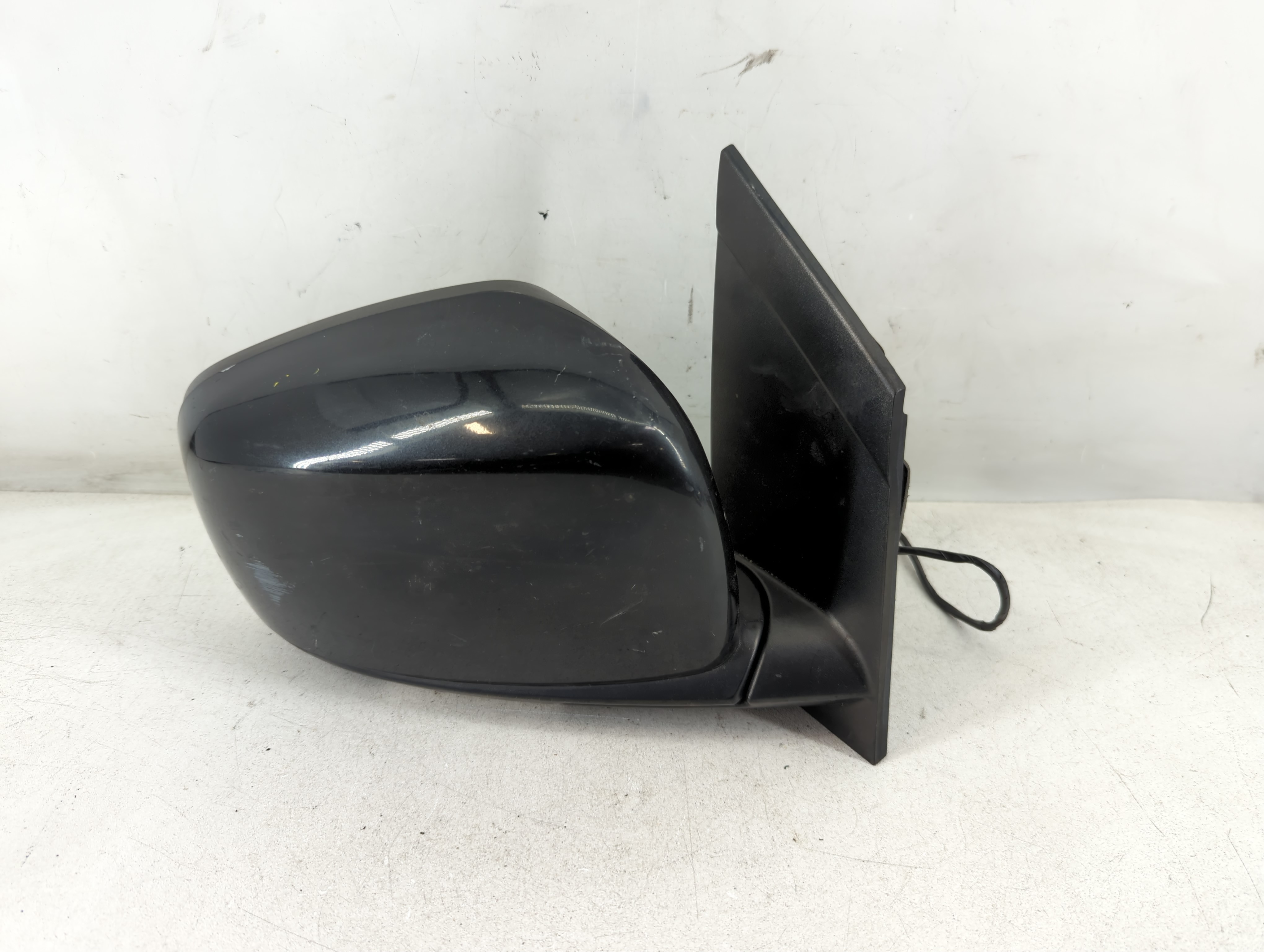 2011 Chrysler Town & Country Passenger Right Side View Power Door Mirror 1072038 - Oemusedautoparts1.com