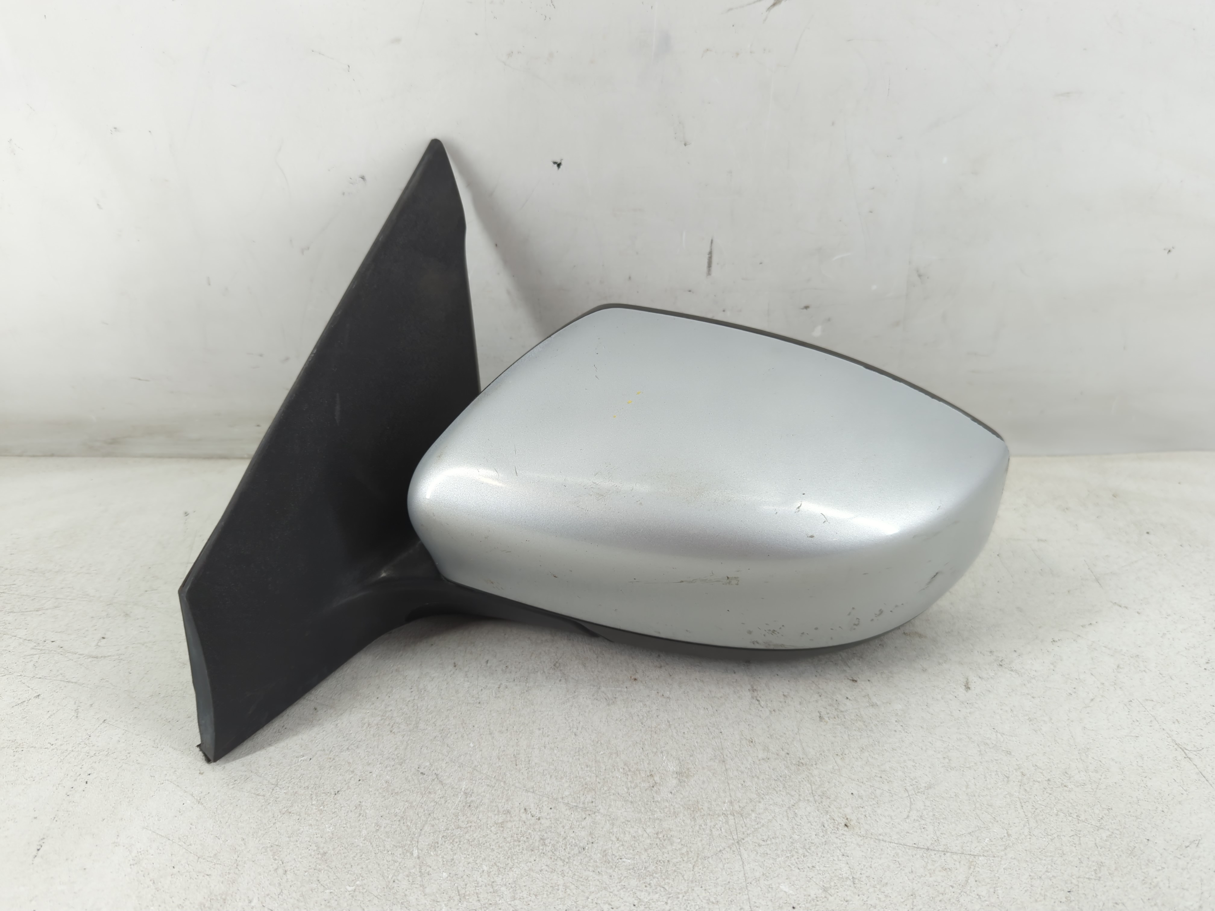Picture of 2016-2019 Nissan Sentra Driver Left Side View Power Door Mirror Silver 1072047