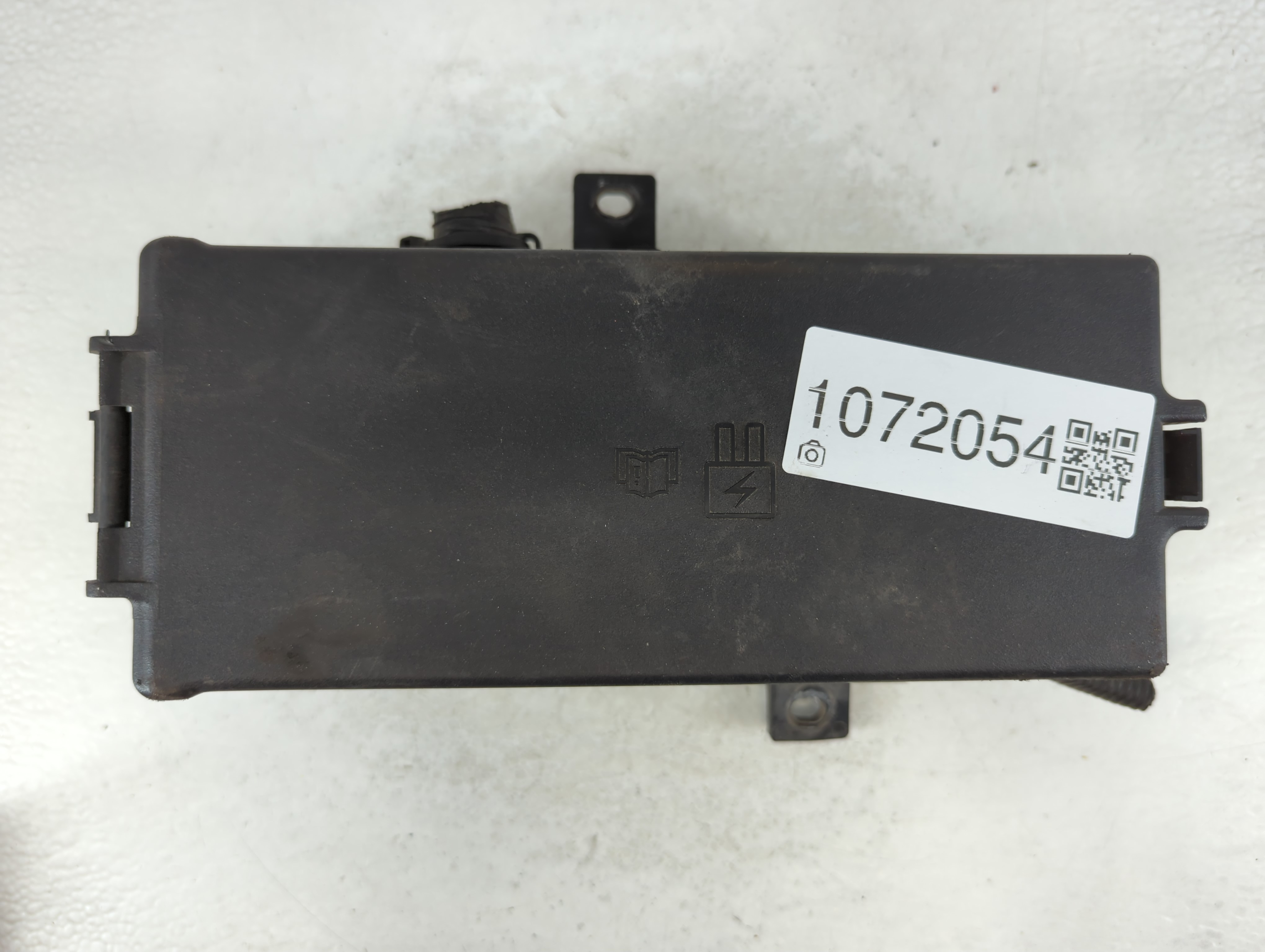 2012-2014 Ford Mustang Fusebox Fuse Box Relay Module Ar3t-14a003-ab 1072054 - Oemusedautoparts1.com