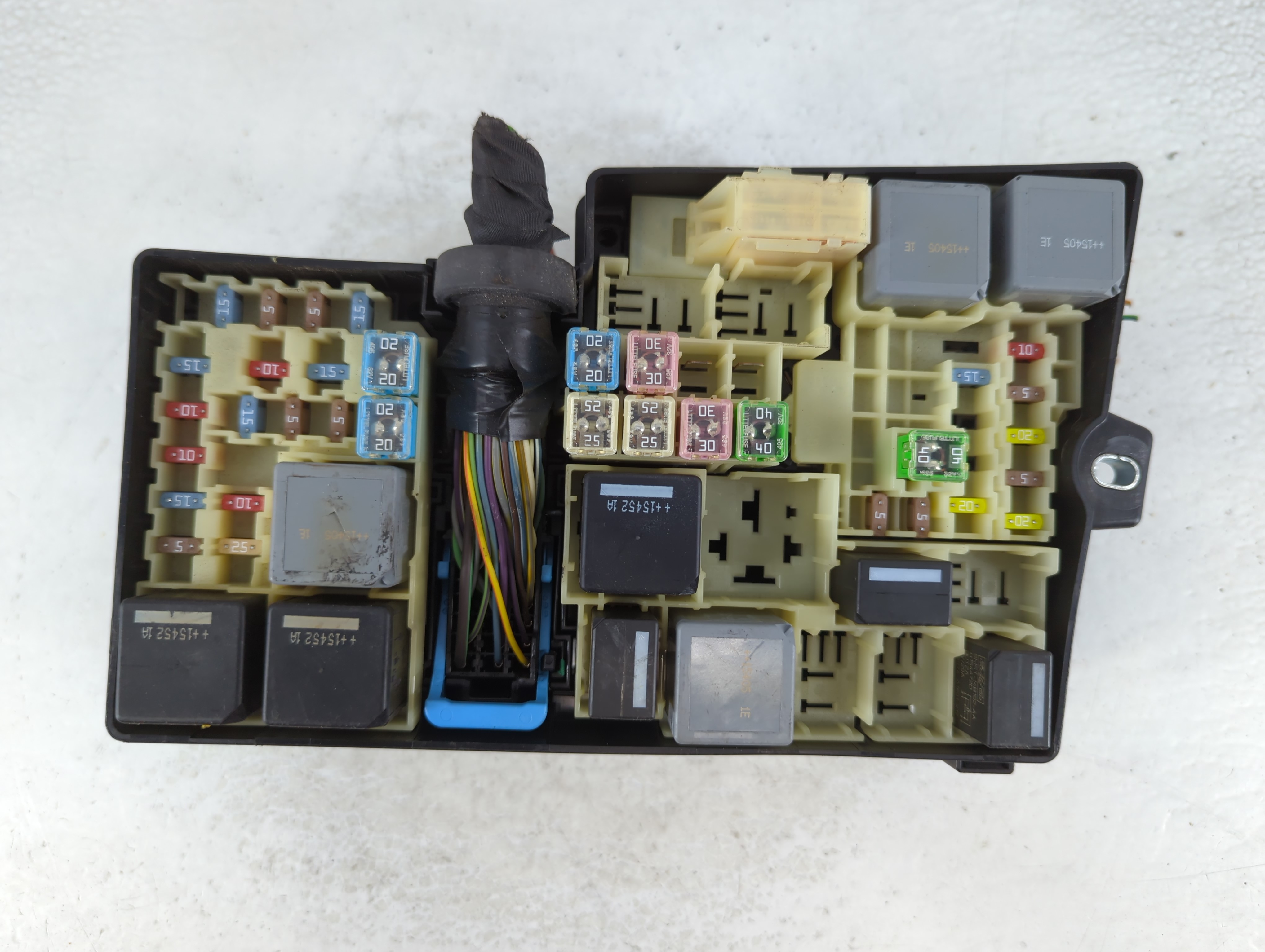 2013-2016 Ford Escape Fusebox Fuse Box Relay Module 1072080 - Oemusedautoparts1.com