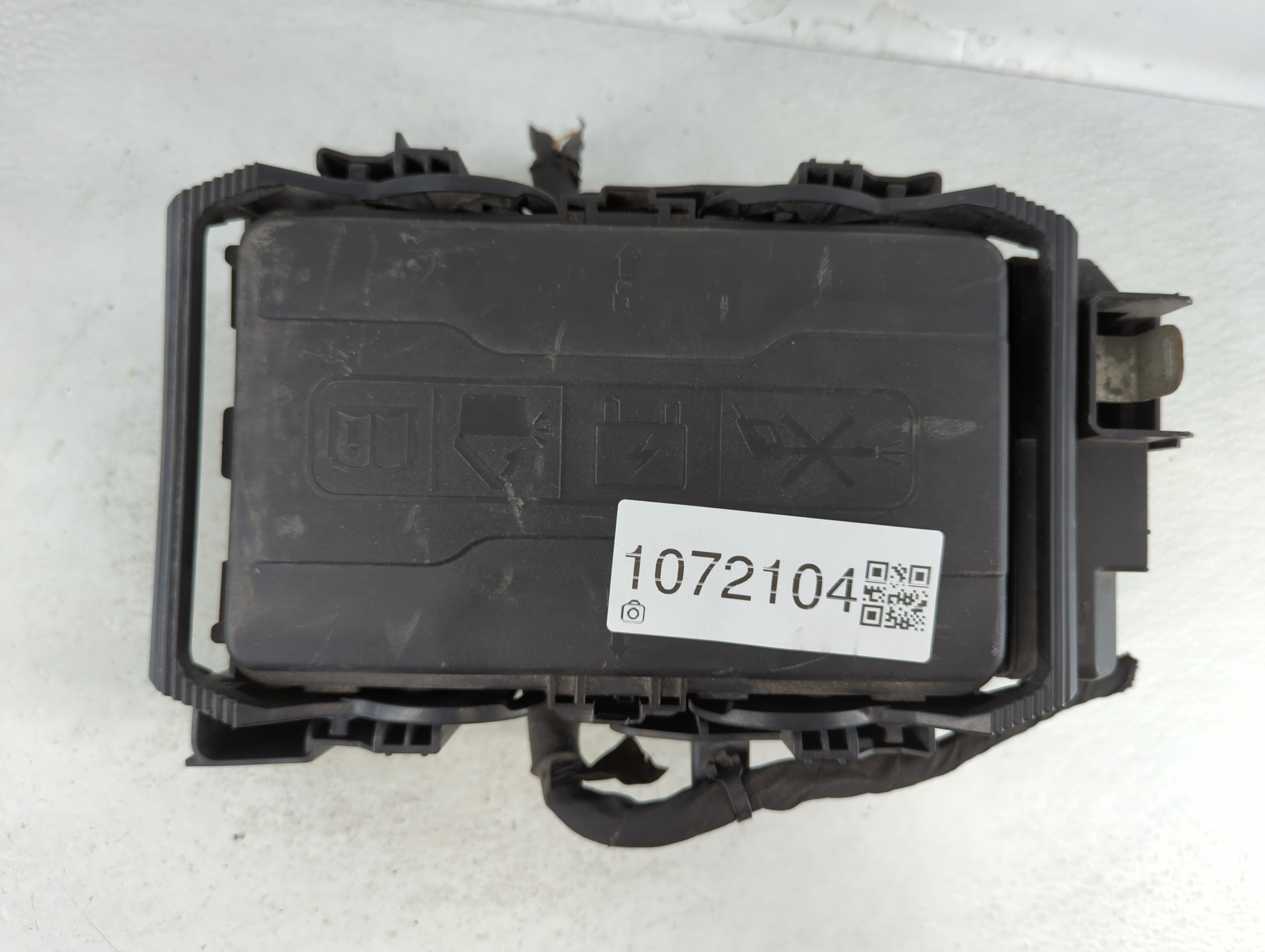 2016-2017 Chevrolet Malibu Fusebox Fuse Box Relay Module 1072104 - Oemusedautoparts1.com