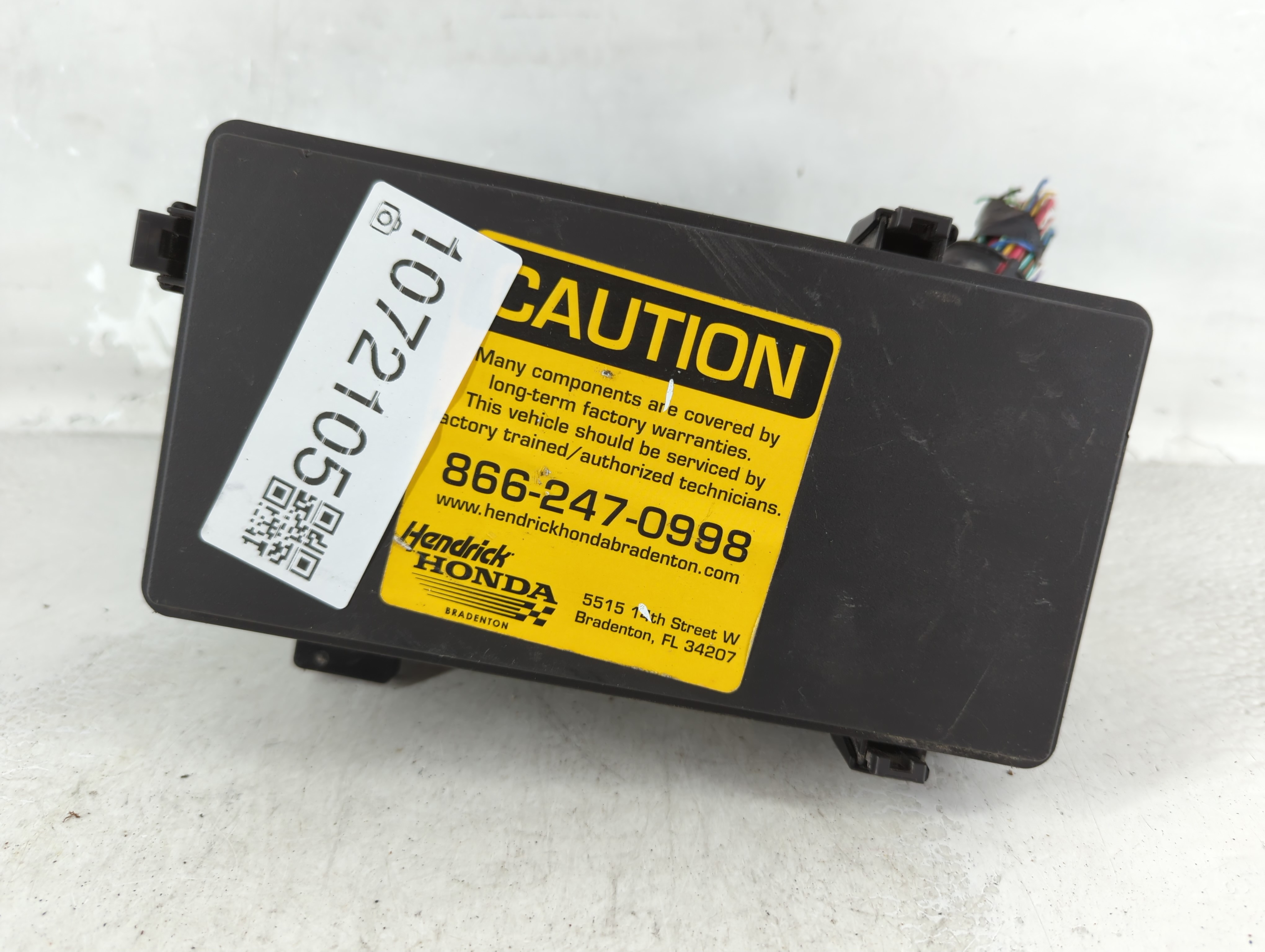 Picture of 2019-2020 Honda Civic Fusebox Fuse Box Relay Module 1072105