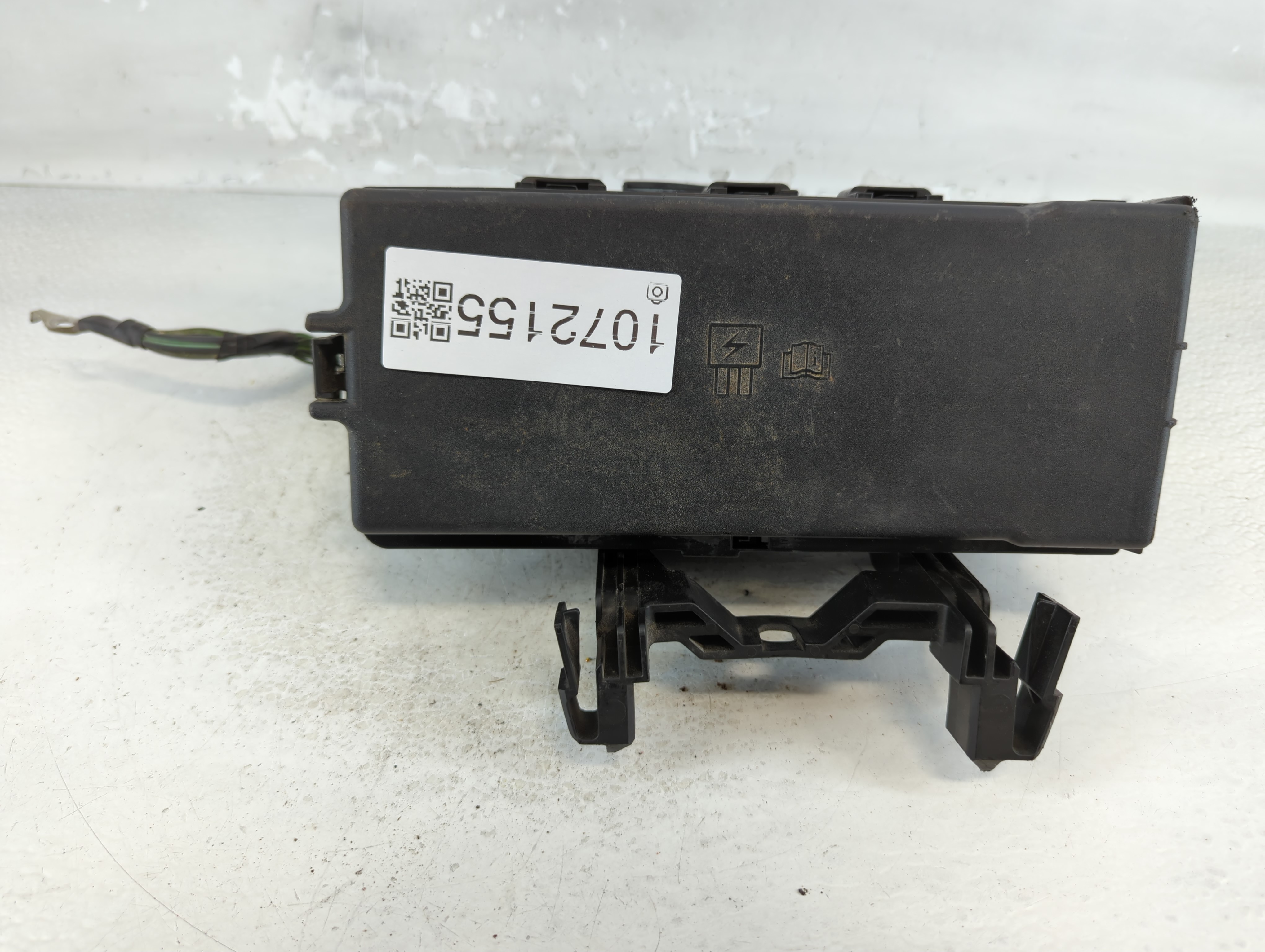 Picture of 2010-2012 Ford Taurus Fusebox Fuse Box Relay Module 8g1t-14a003-ag 1072155