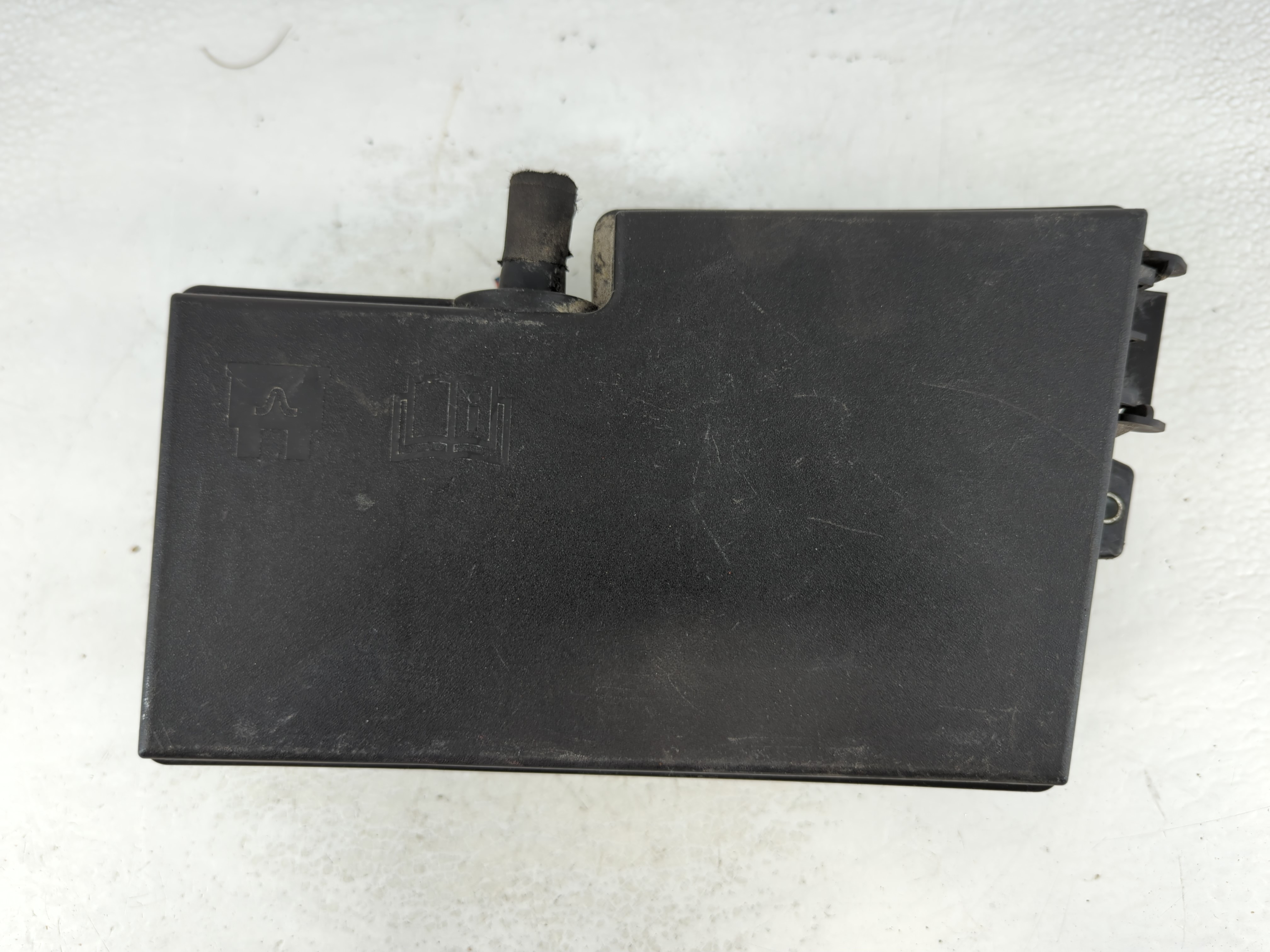 2013-2016 Ford Escape Fusebox Fuse Box Relay Module Av6t-14a067-ac 1072180 - Oemusedautoparts1.com