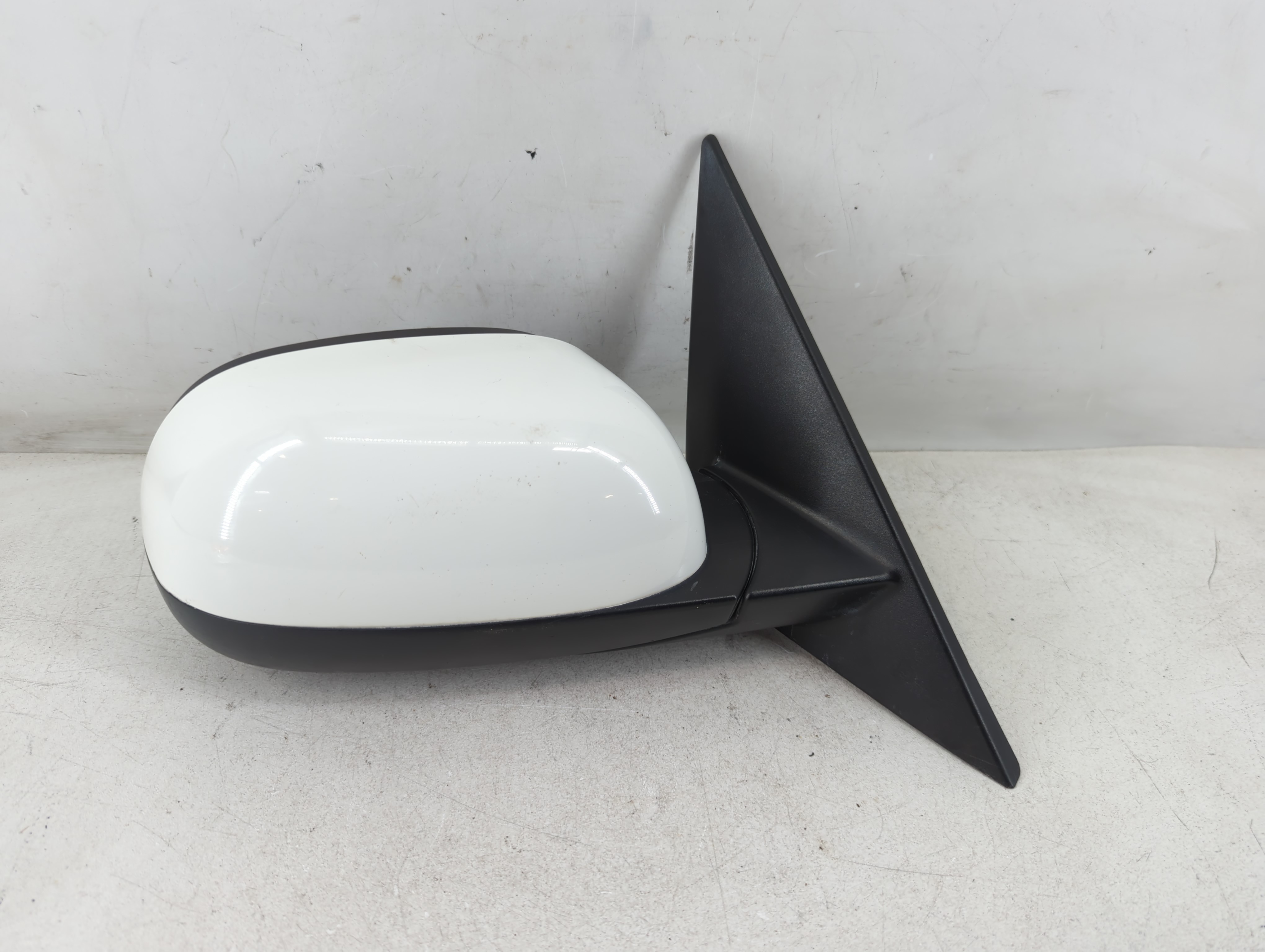 2014-2019 Kia Soul Passenger Right Side View Power Door Mirror White 1072209 - Oemusedautoparts1.com