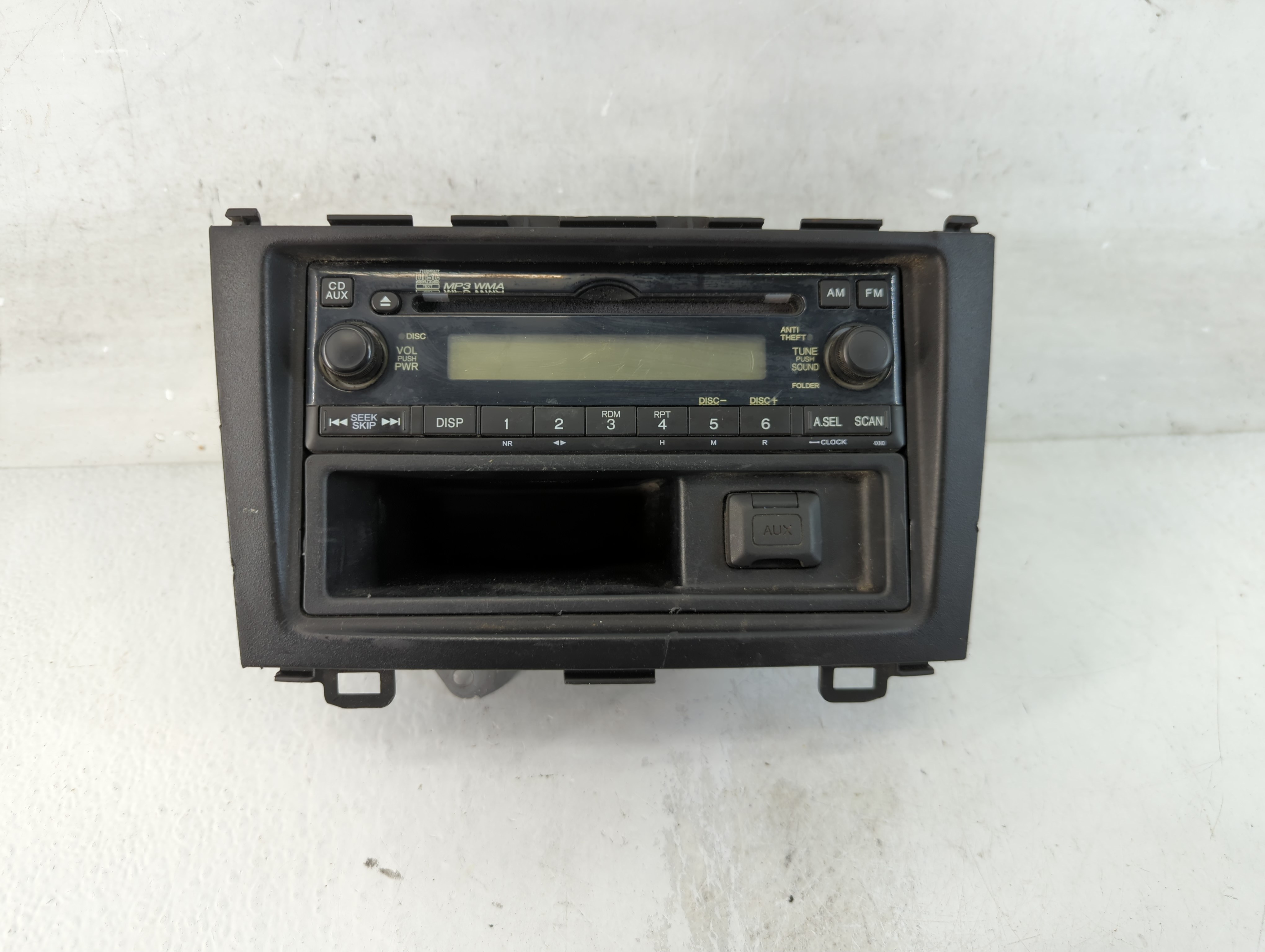Picture of 2007-2011 Honda Cr-v Am Fm Cd Player Radio Receiver 1072249