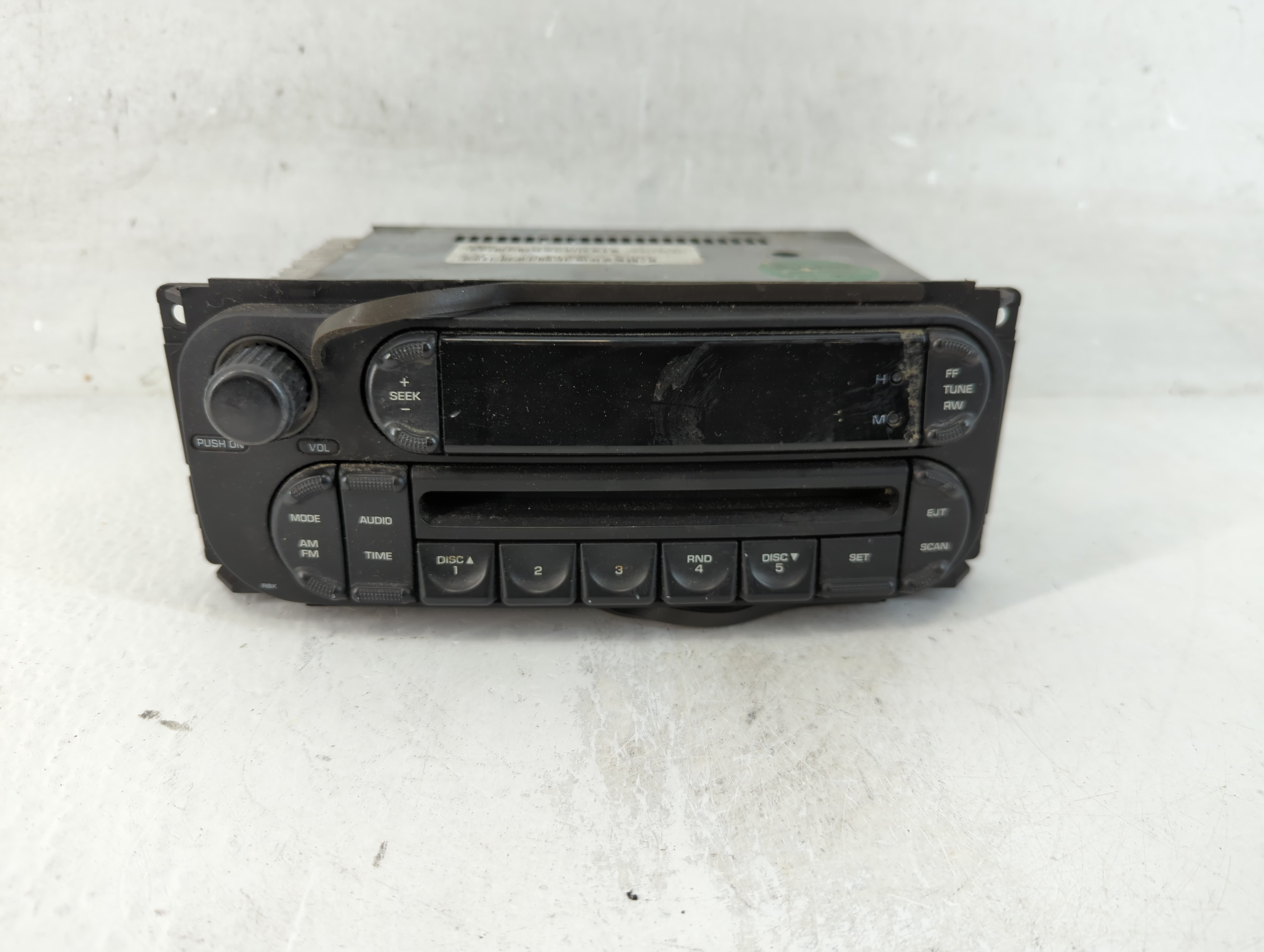 2002-2007 Jeep Liberty Am Fm Cd Player Radio Receiver 1072251 - Oemusedautoparts1.com
