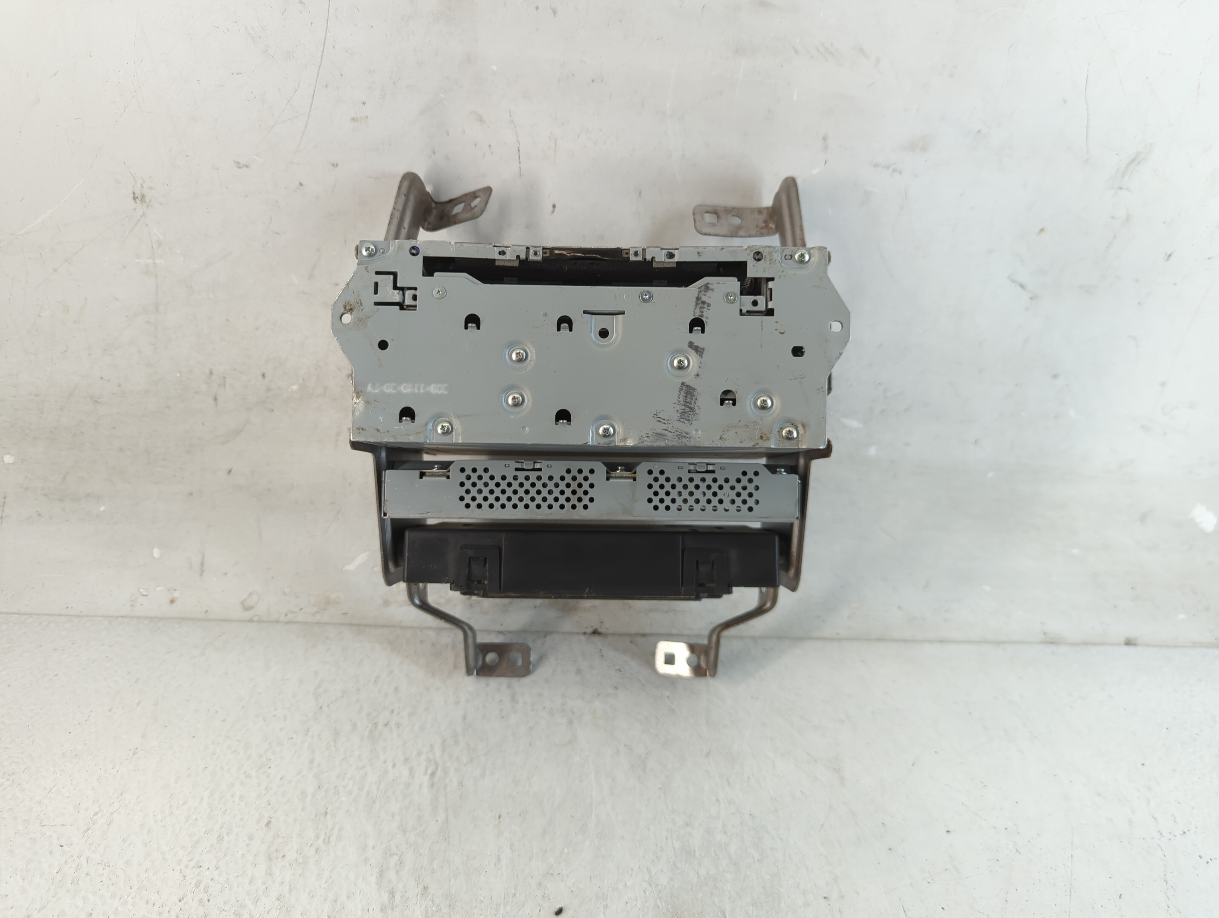 2017-2020 Nissan Pathfinder Am Fm Cd Player Radio Receiver 1072283 - Oemusedautoparts1.com