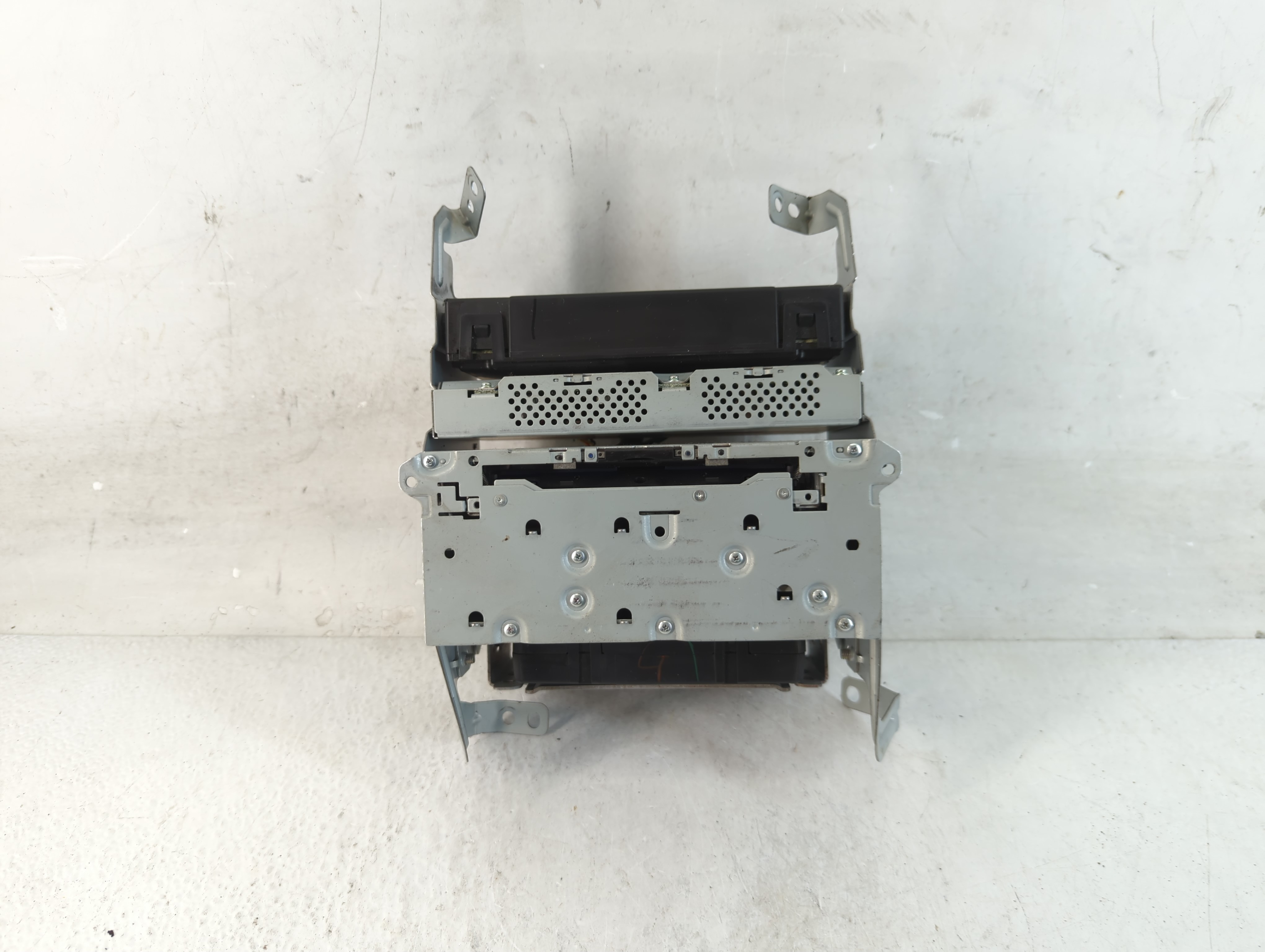 Picture of 2014-2018 Infiniti Q50 Am Fm Cd Player Radio Receiver 1072287