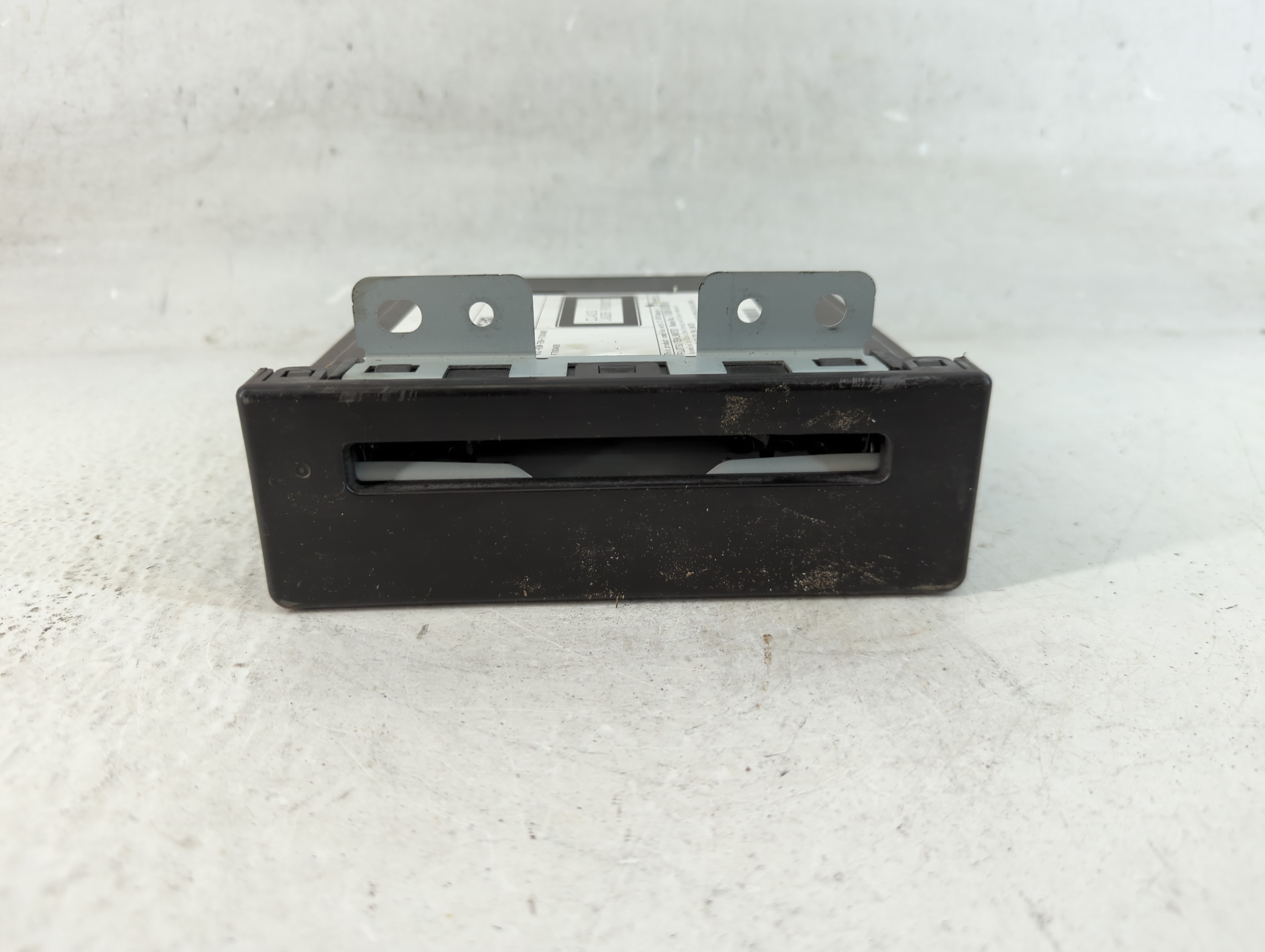 2015-2015 Chevrolet Tahoe Am Fm Cd Player Radio Receiver 1072302 - Oemusedautoparts1.com