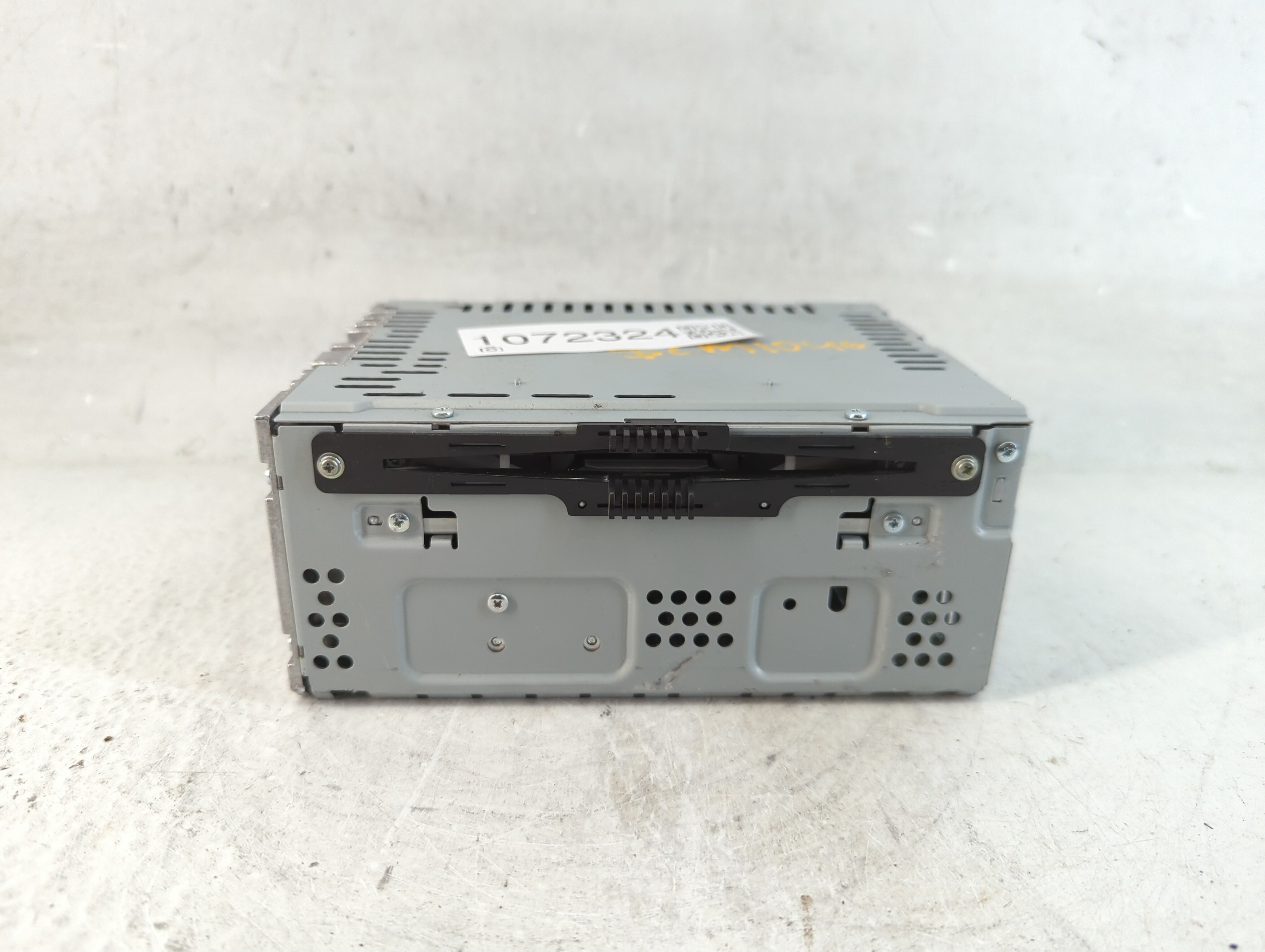 Picture of 2016-2018 Ford Edge Am Fm Cd Player Radio Receiver 1072324