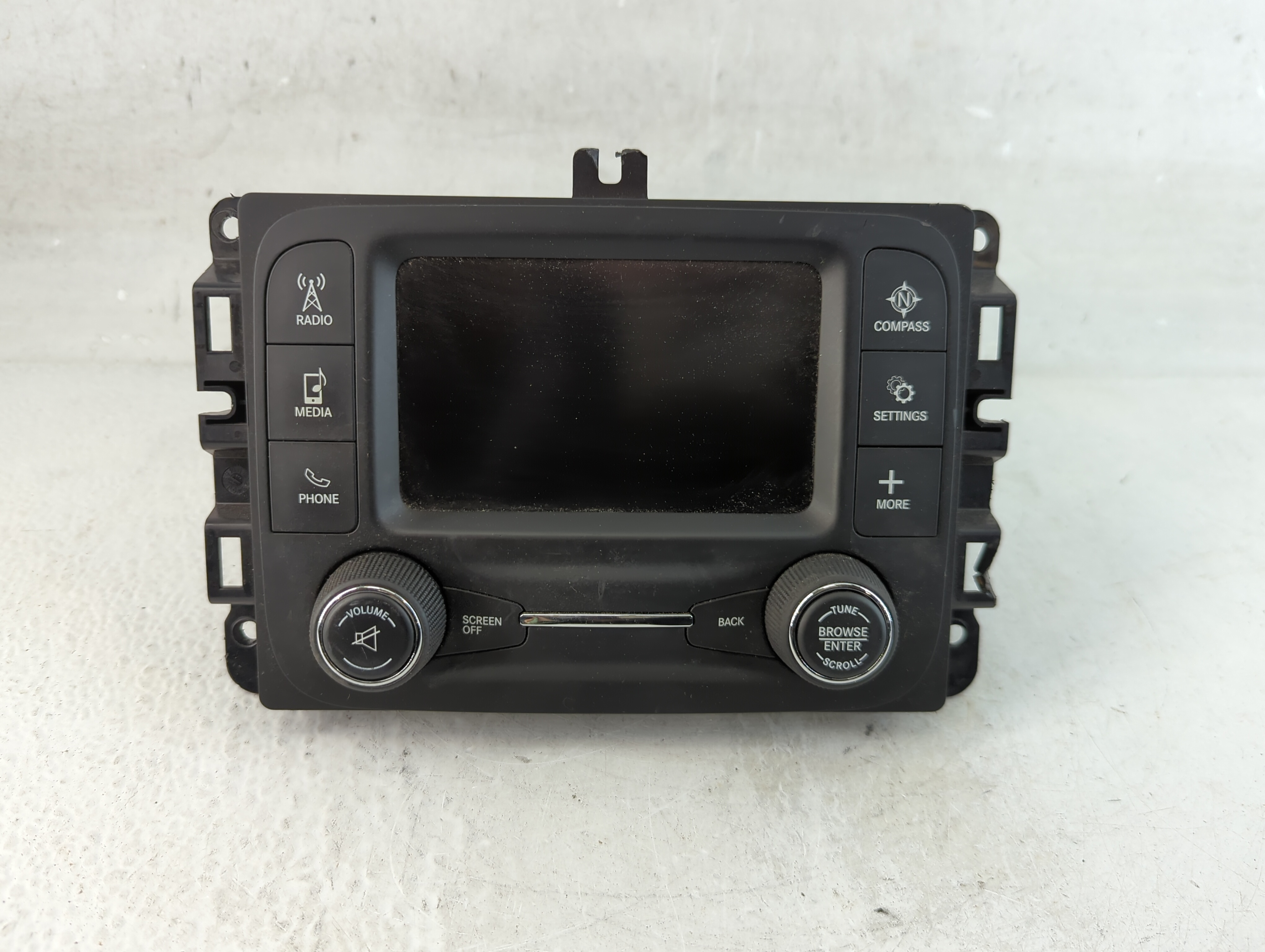 2014-2014 Jeep Cherokee Am Fm Cd Player Radio Receiver 1072390 - Oemusedautoparts1.com