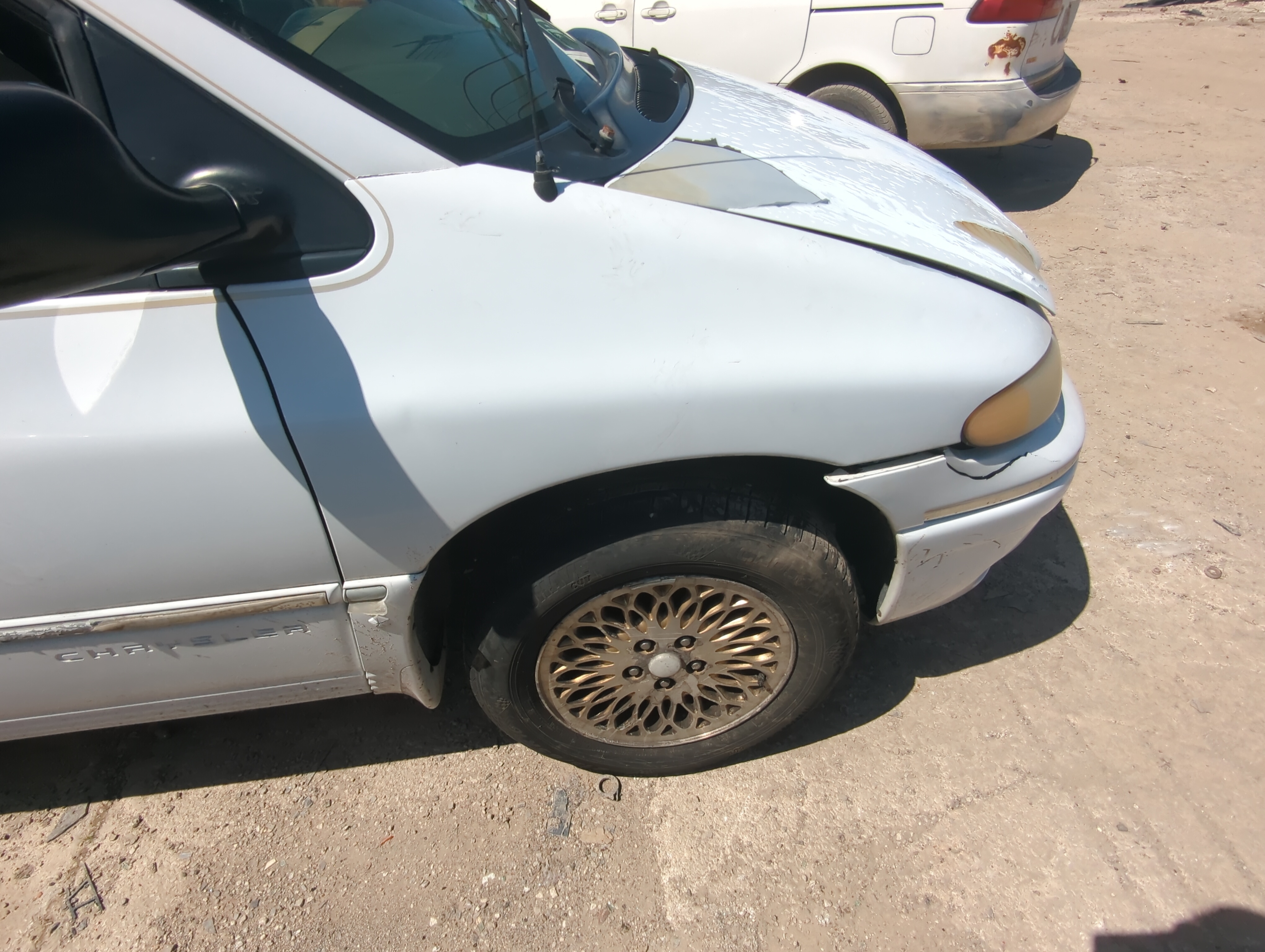 1996-2000 Chrysler Town & Country Passenger Fender 1072775 - Oemusedautoparts1.com