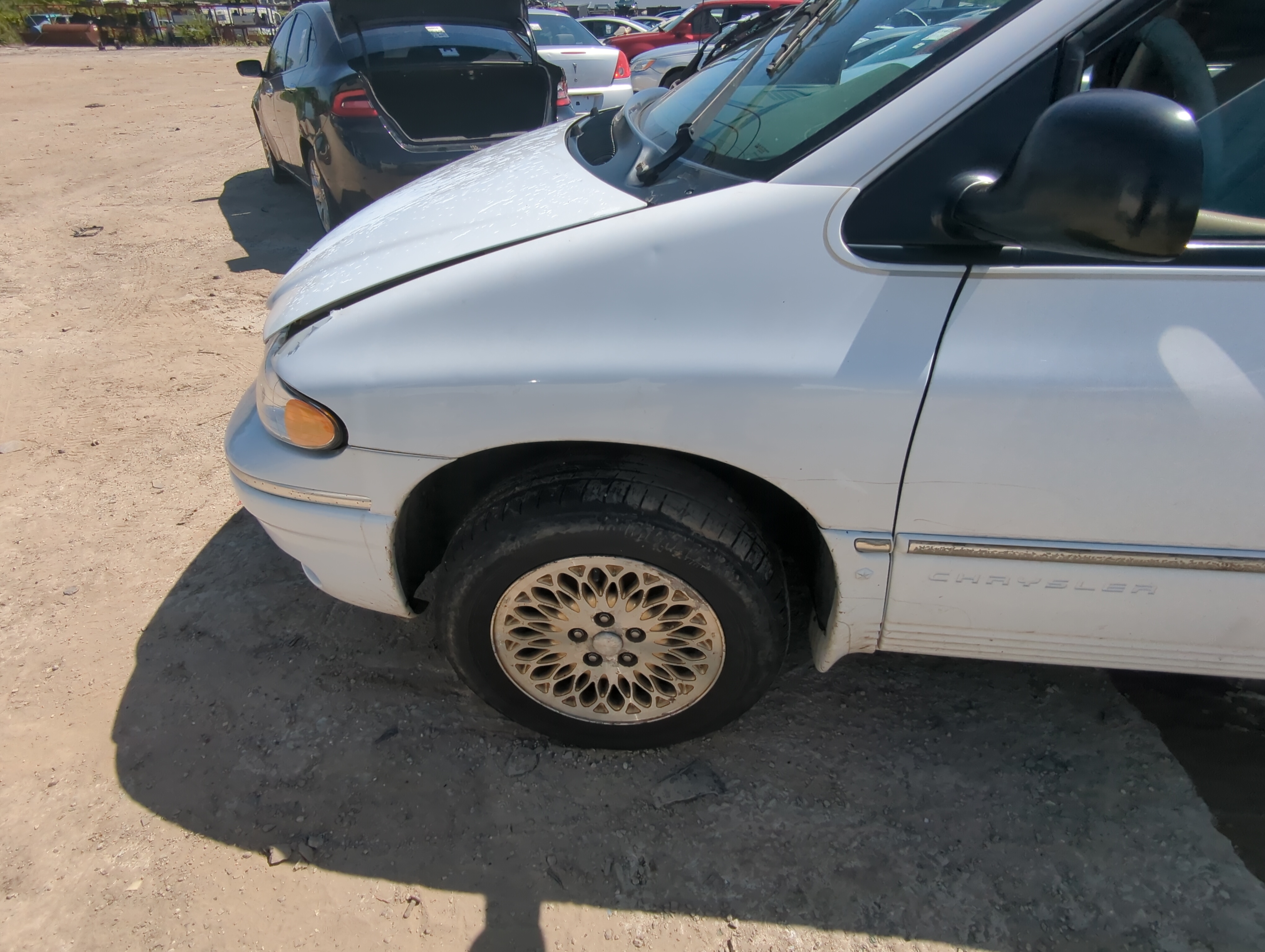 1996-2000 Chrysler Town & Country Driver Fender 1072777 - Oemusedautoparts1.com
