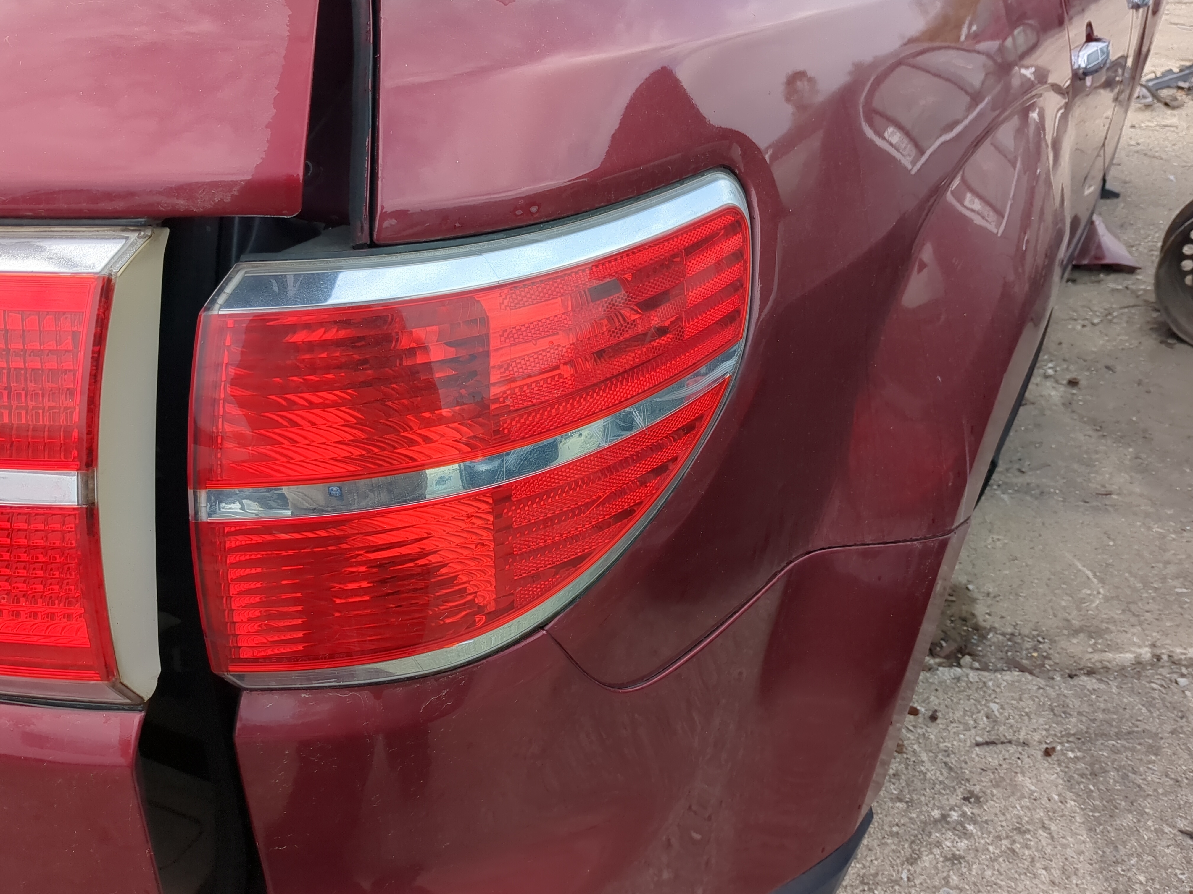 Picture of 2007 Saturn Outlook Passenger Right Side Tail Light Taillight Oem 1073085