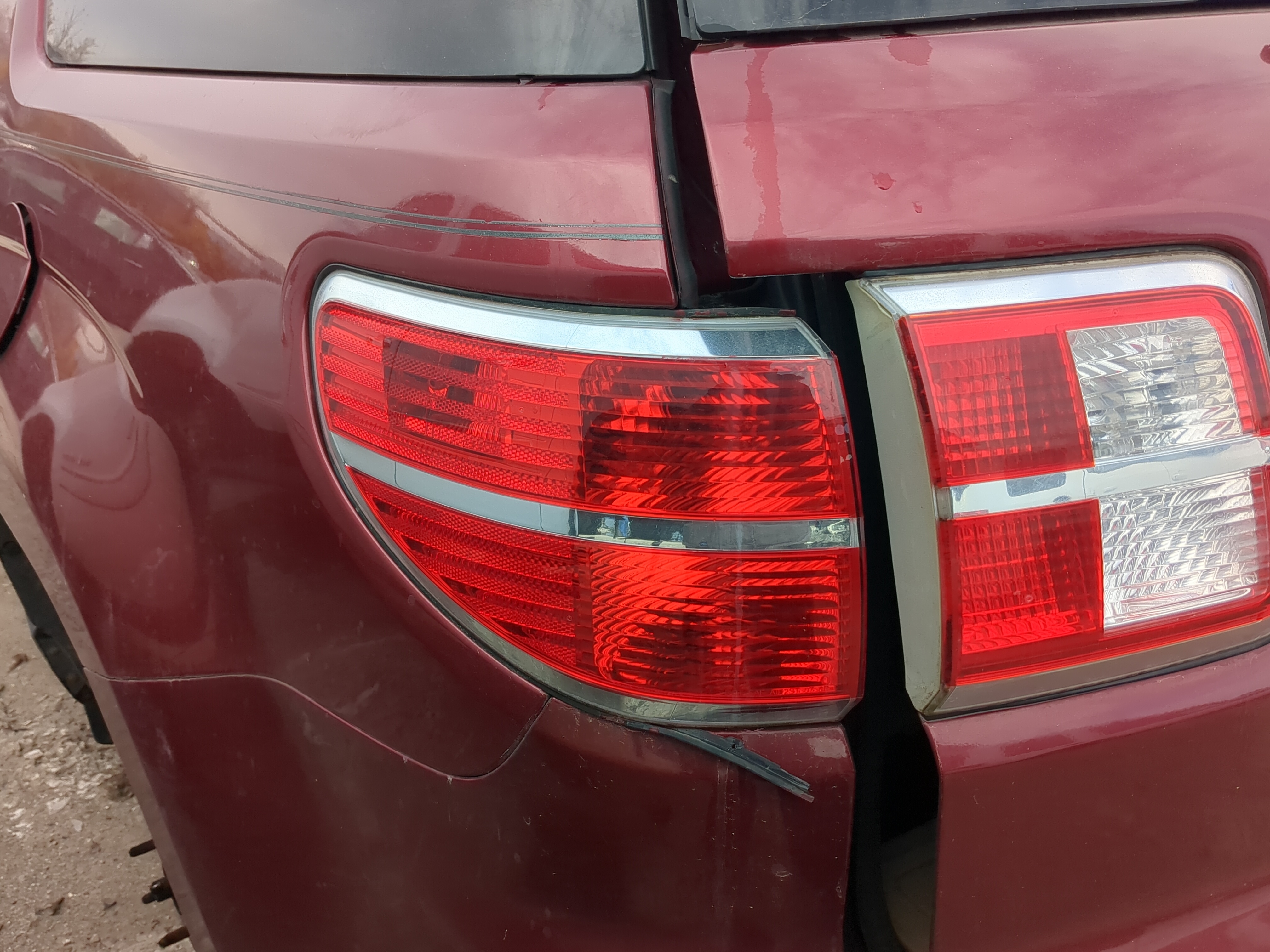 Picture of 2007 Saturn Outlook Driver Left Side Tail Light Taillight Oem 1073086