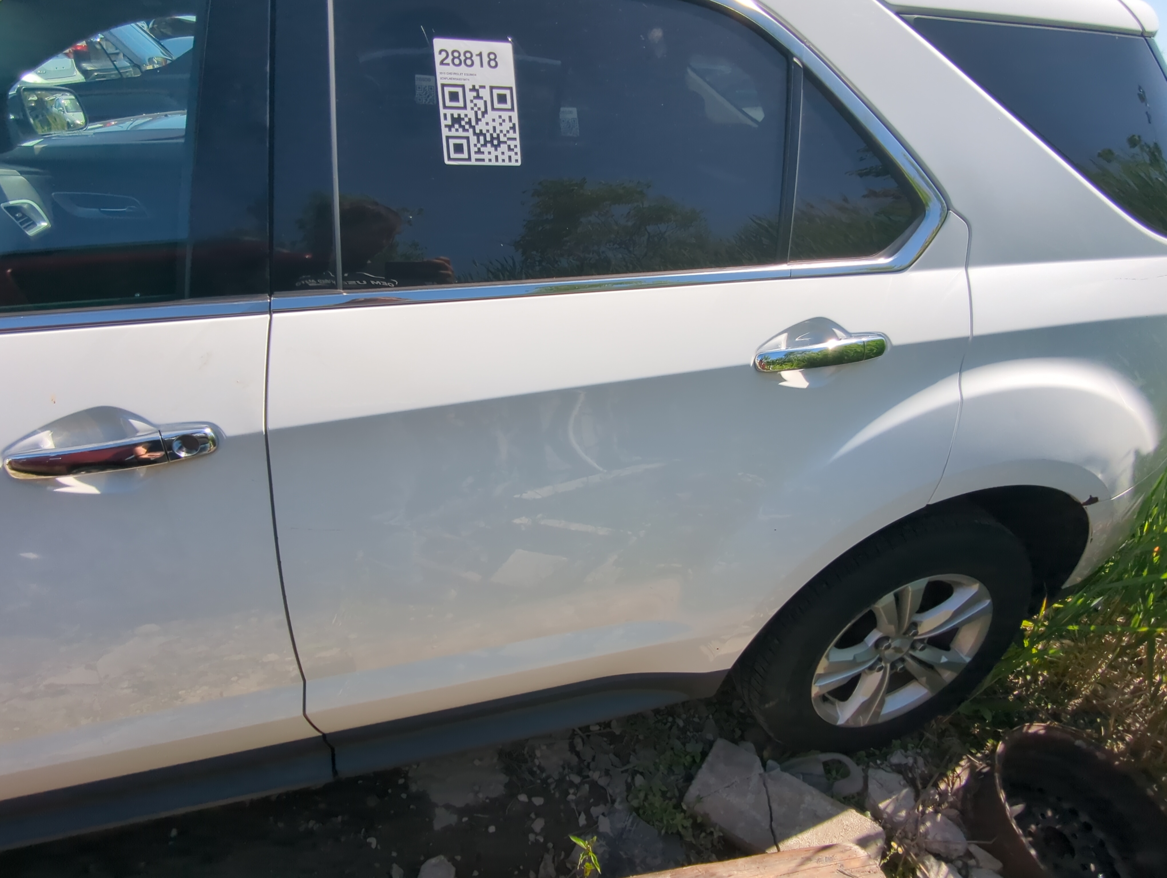 Picture of 2010-2011 Chevrolet Equinox Driver Rear Door Oem 1073355