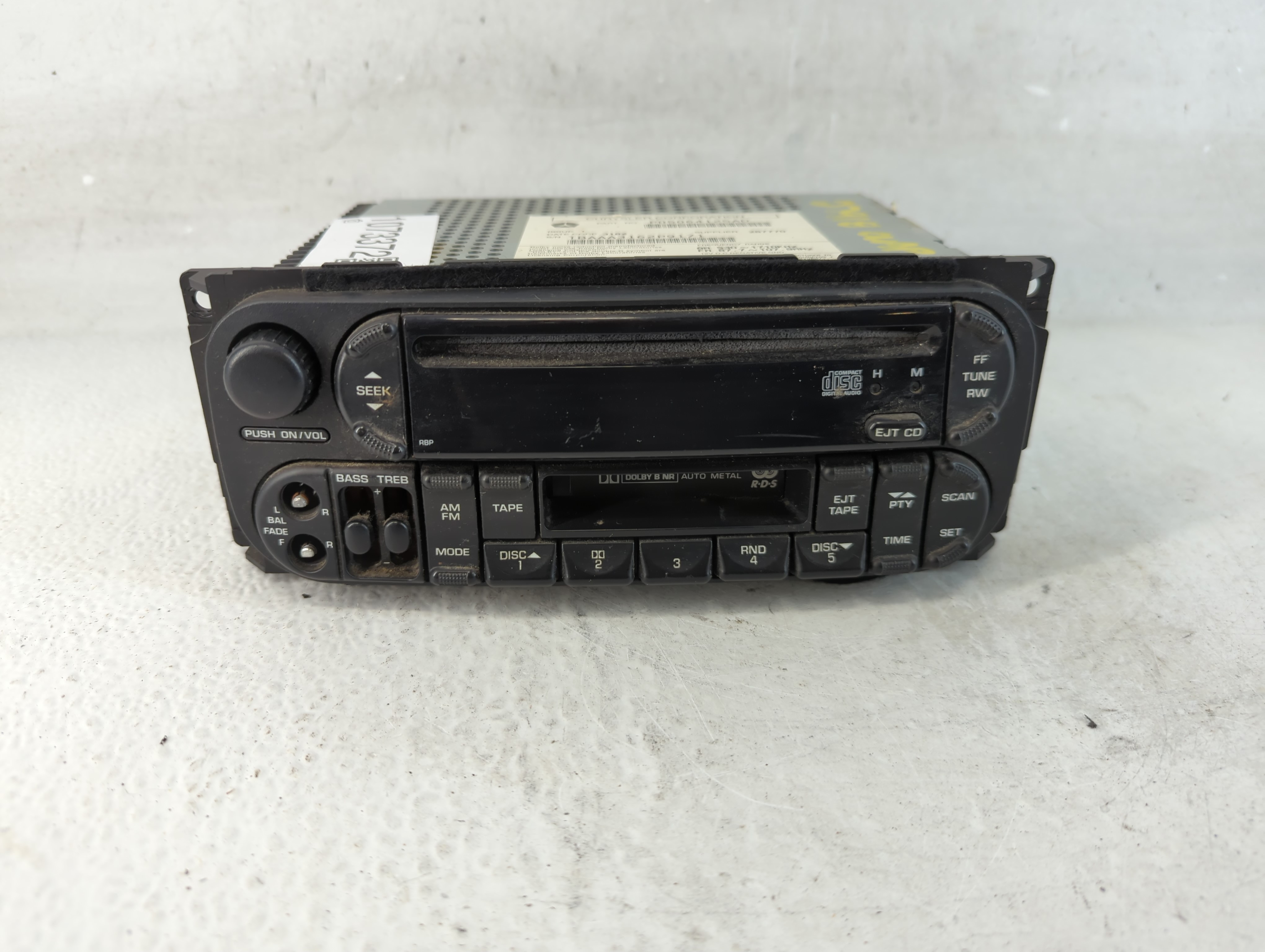 2002-2004 Jeep Grand Cherokee Am Fm Cd Player Radio Receiver 1073372 - Oemusedautoparts1.com