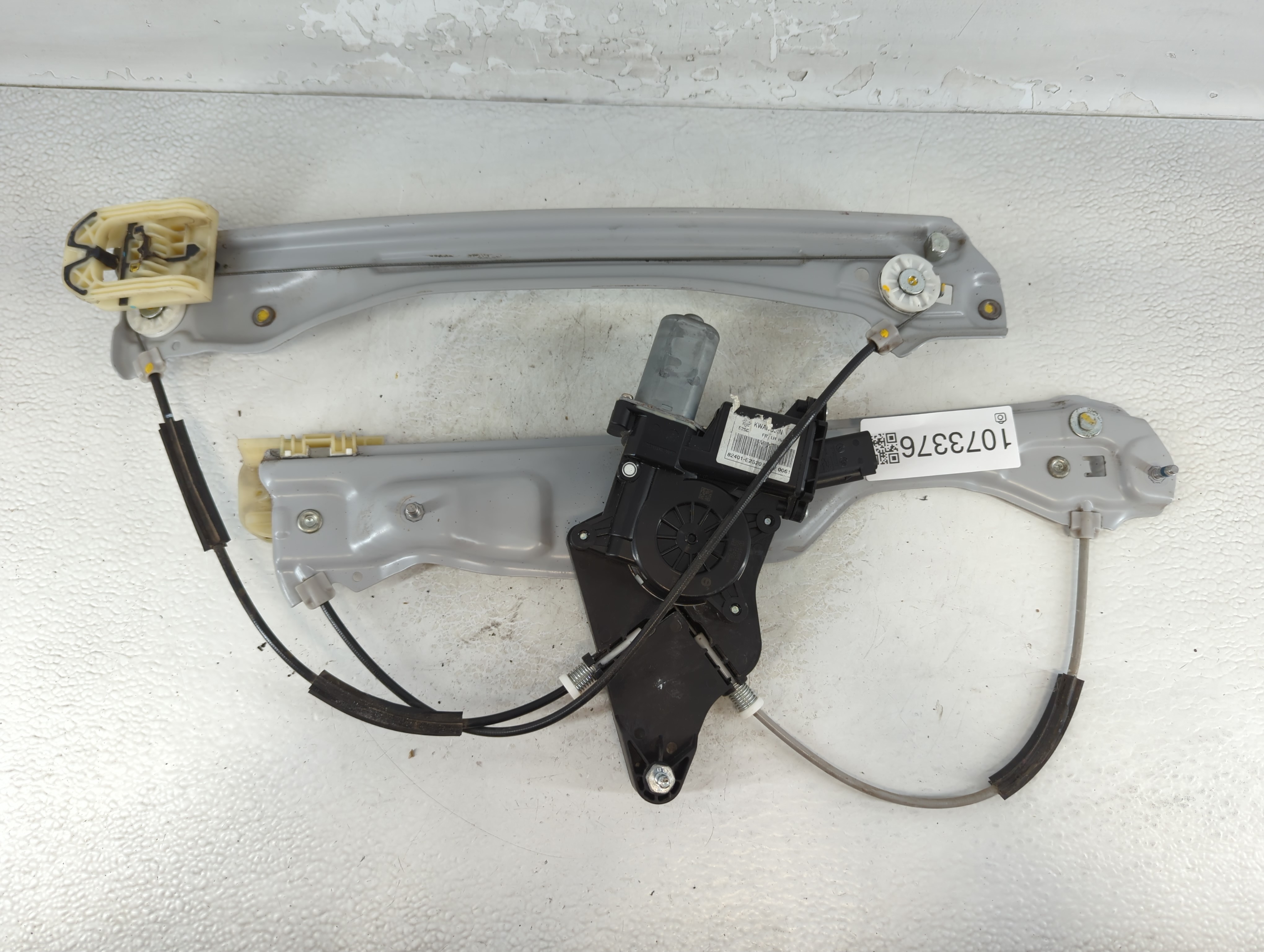 Picture of 2014-2015 Kia Optima Driver Left Front Window Regulator 1073376