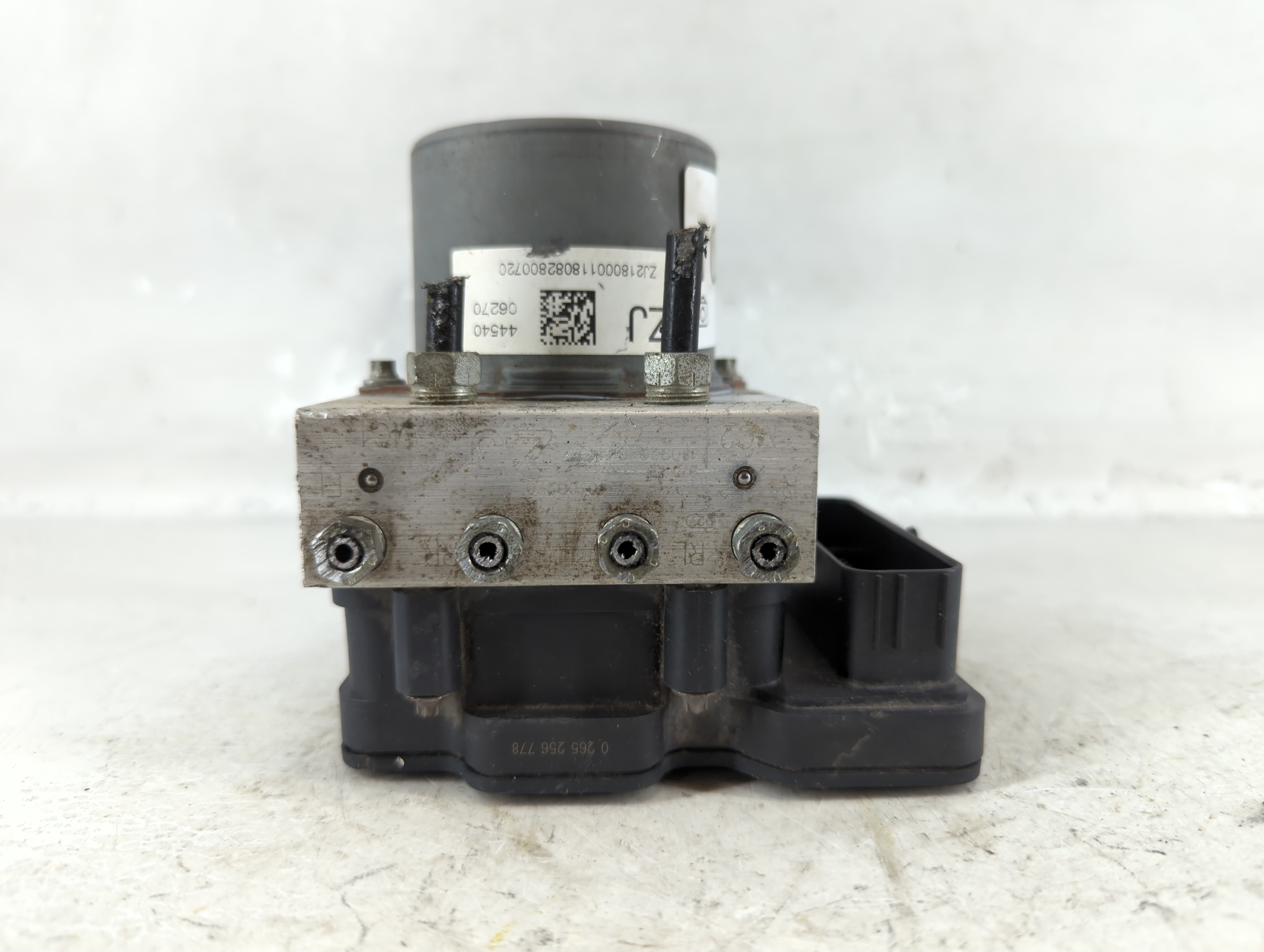 2018-2020 Toyota Camry Abs Pump Control Module 1073395 - Oemusedautoparts1.com