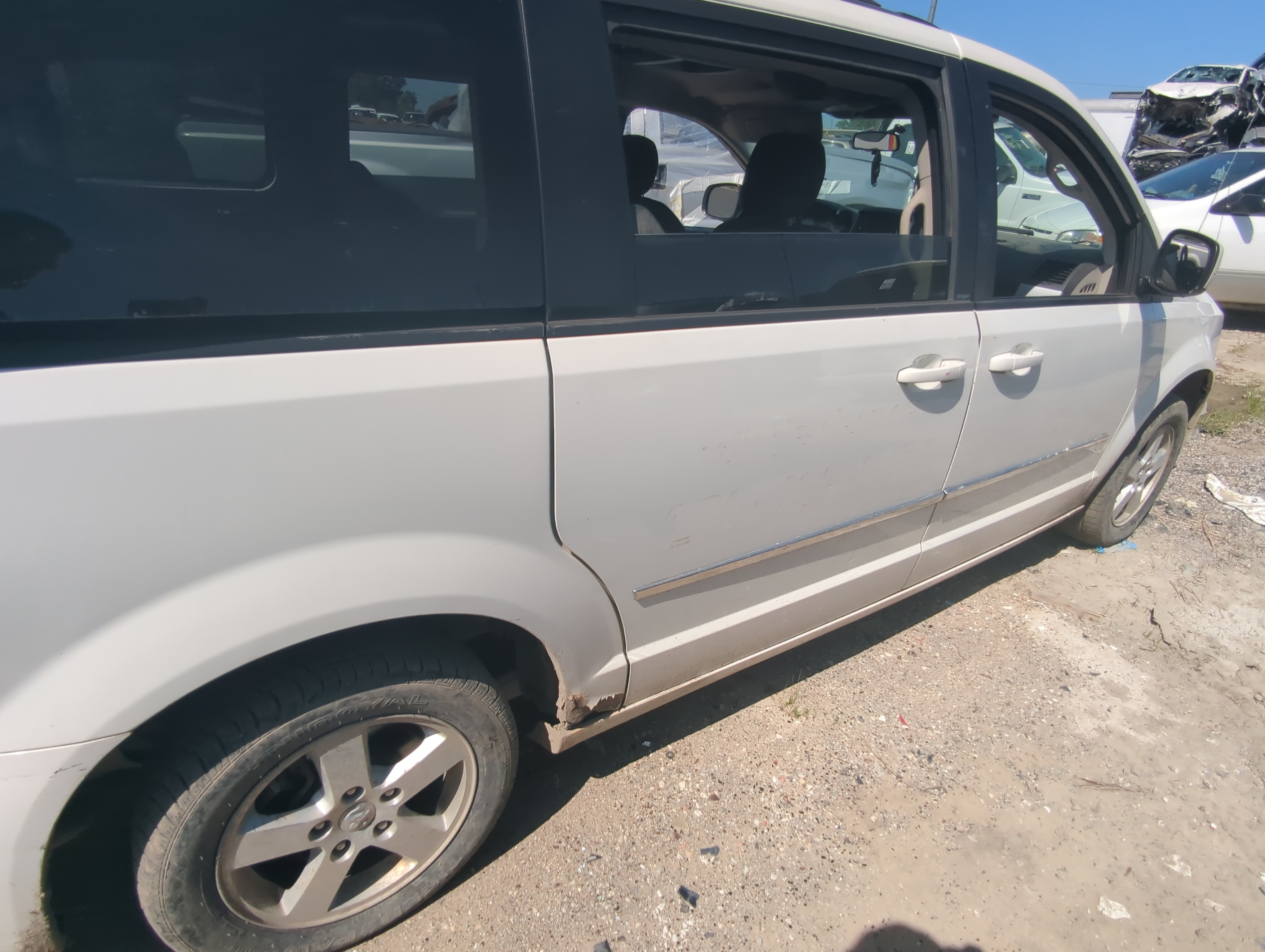 Picture of Dodge Caravan Passenger Rear Door Oem 1073542