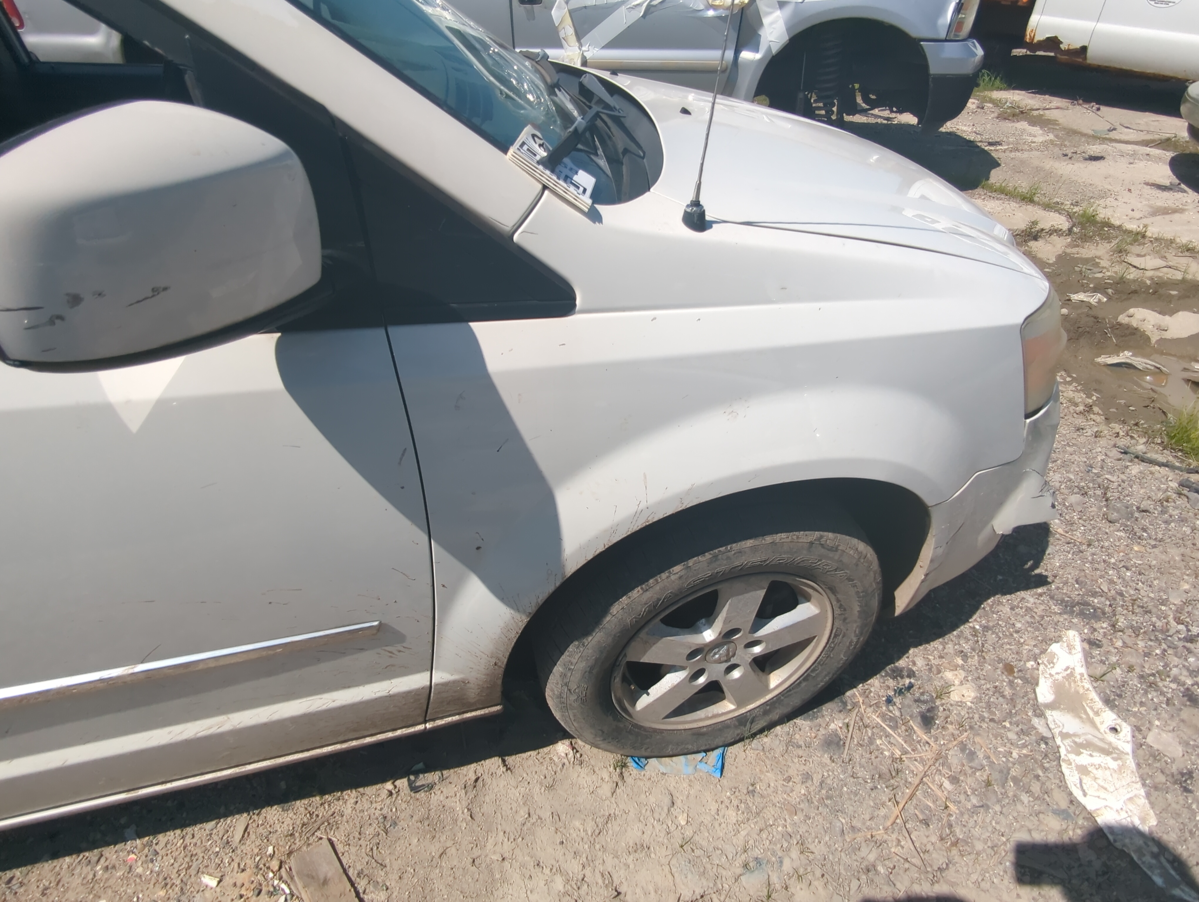 Picture of Dodge Caravan Passenger Fender 1073555