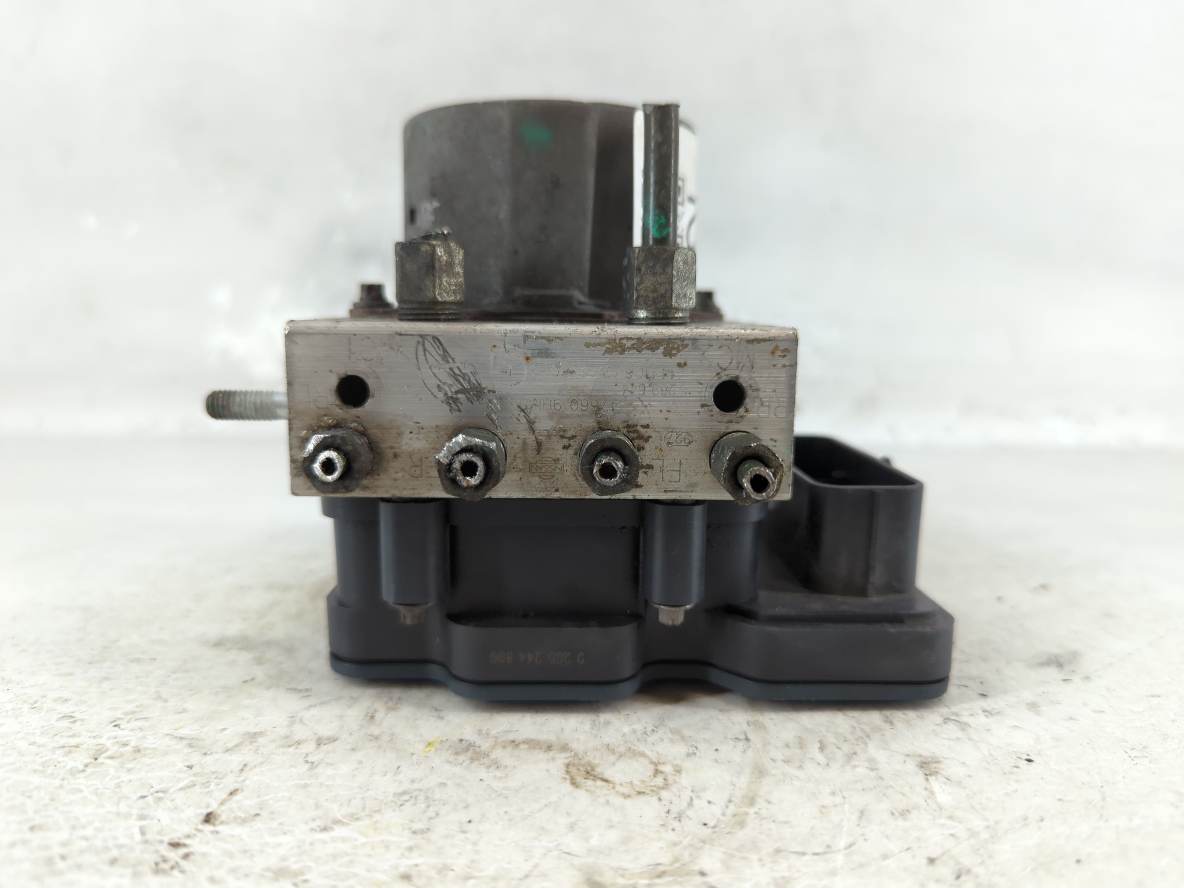 Picture of 2013-2015 Nissan Altima Abs Pump Control Module 1073572