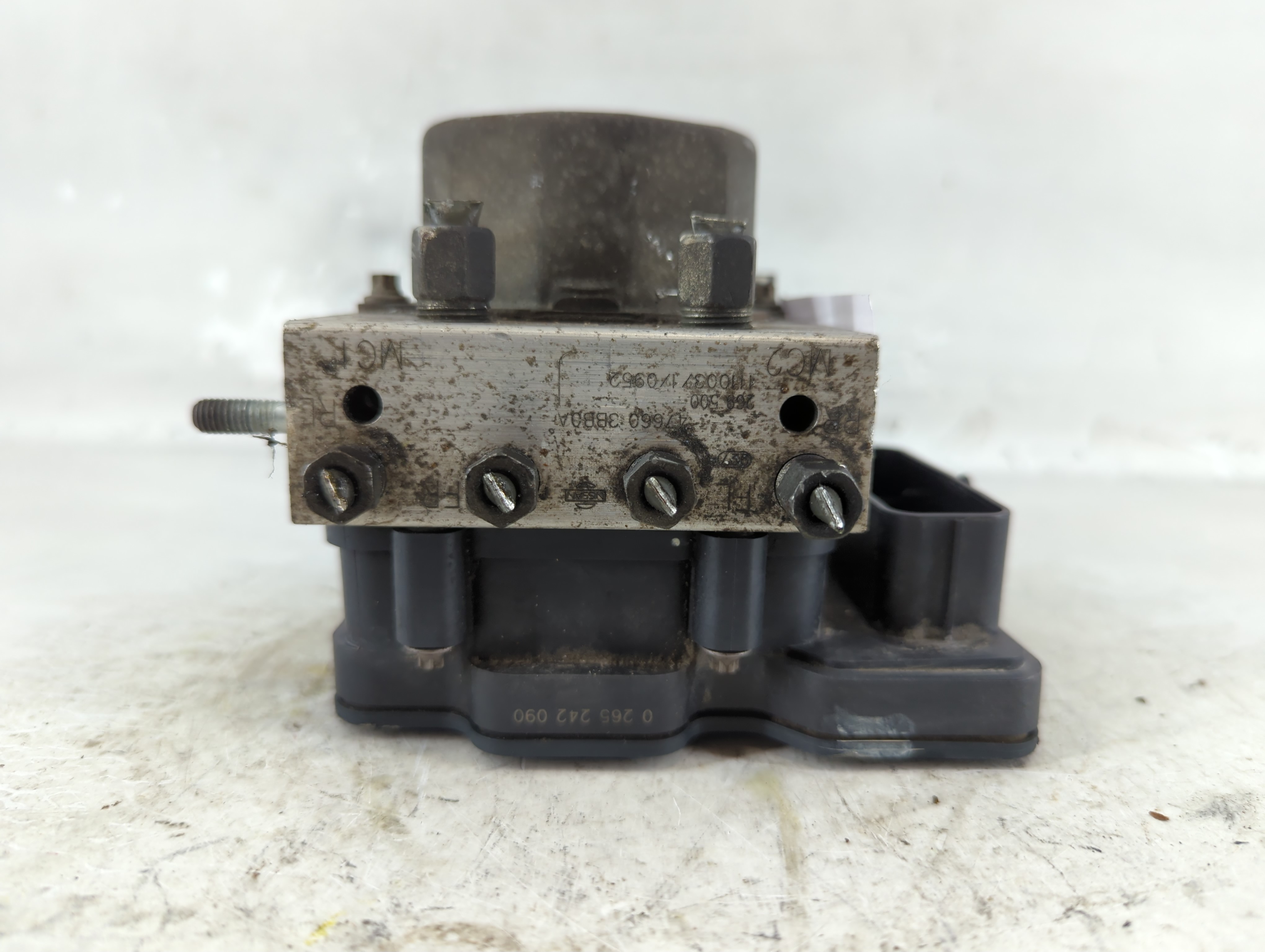 2012-2012 Nissan Versa Abs Pump Control Module 1073573 - Oemusedautoparts1.com
