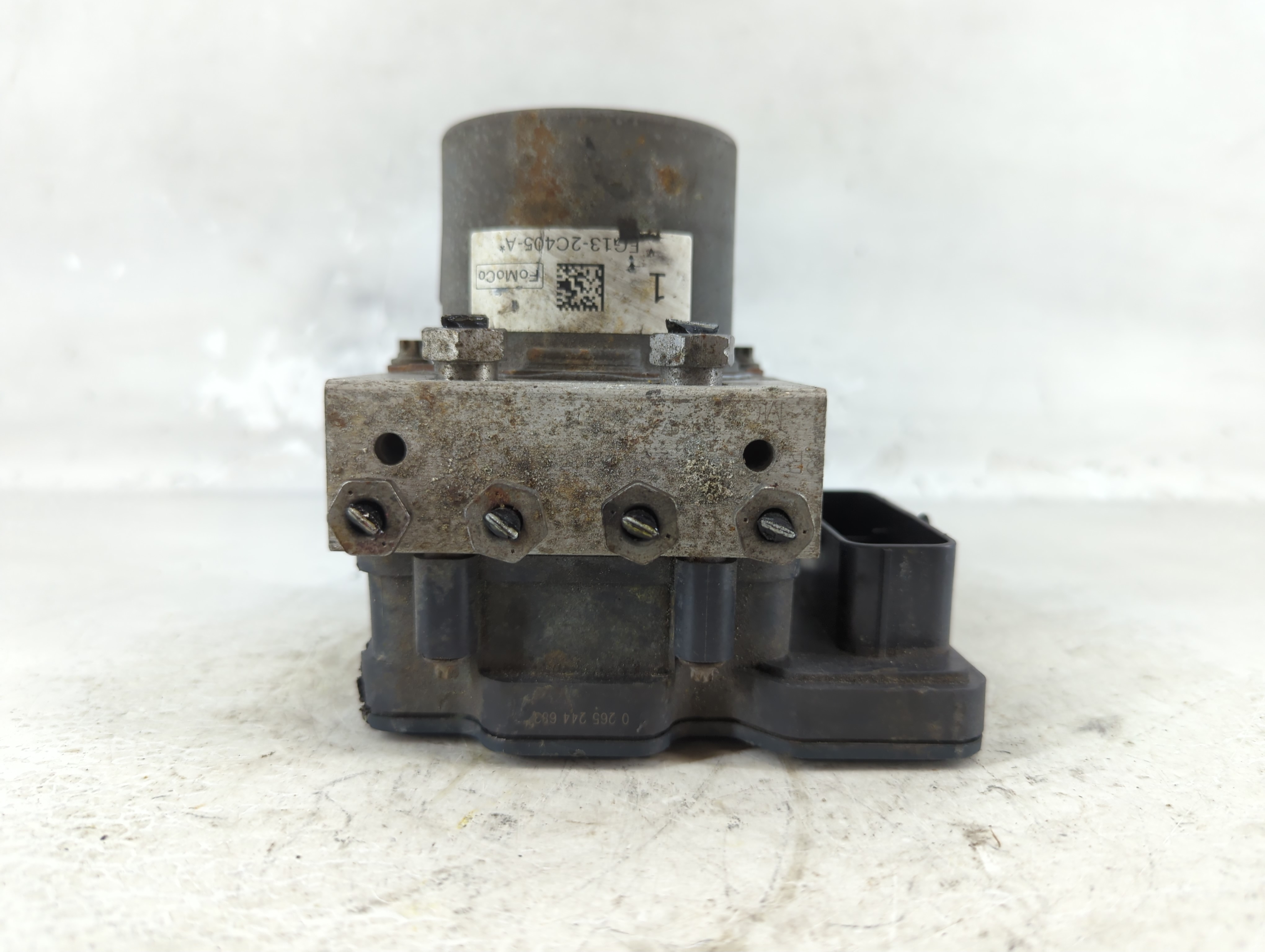 2014-2019 Ford Taurus Abs Pump Control Module 1073597 - Oemusedautoparts1.com