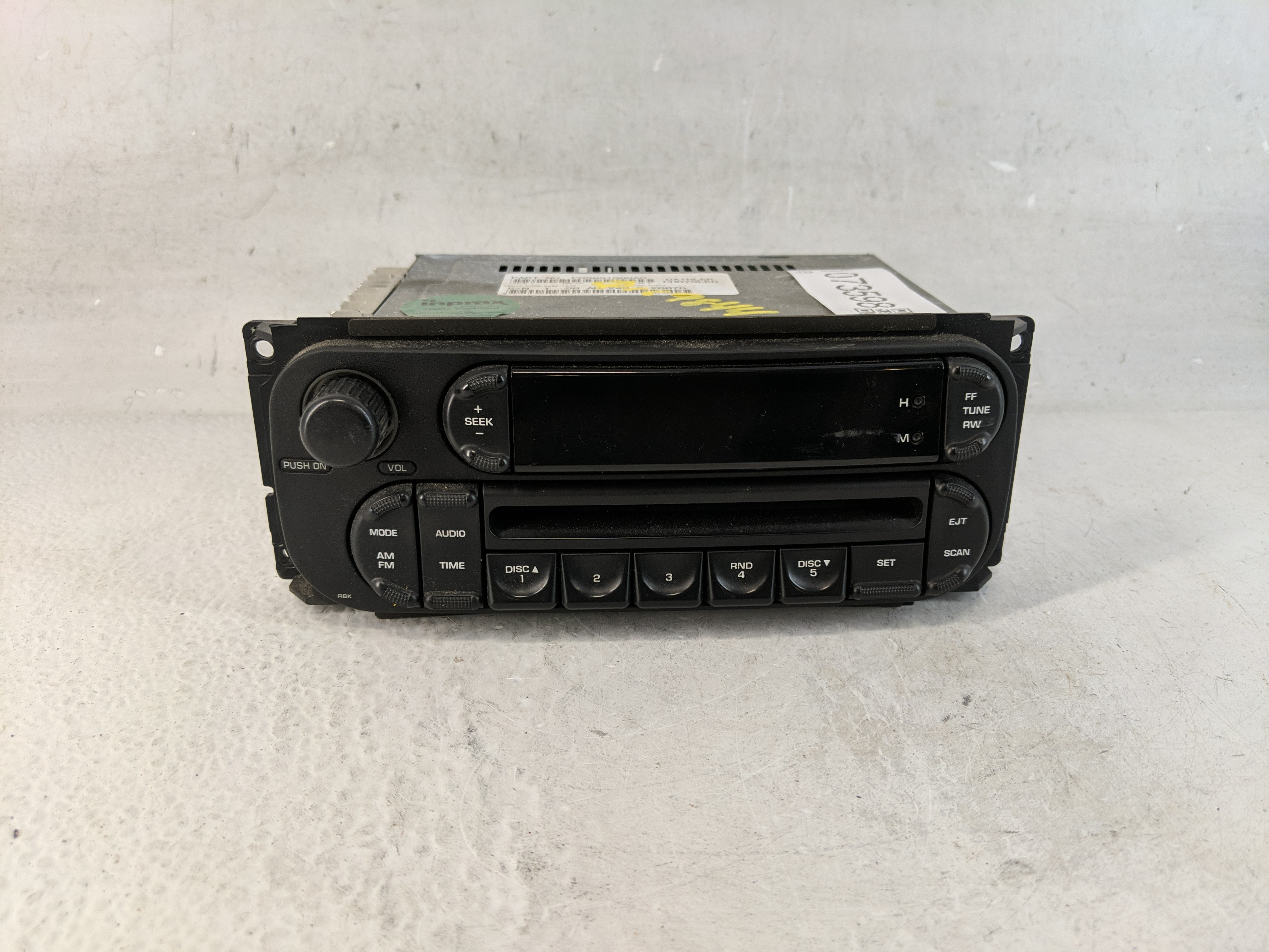 2002-2007 Jeep Liberty Am Fm Cd Player Radio Receiver 1073598 - Oemusedautoparts1.com