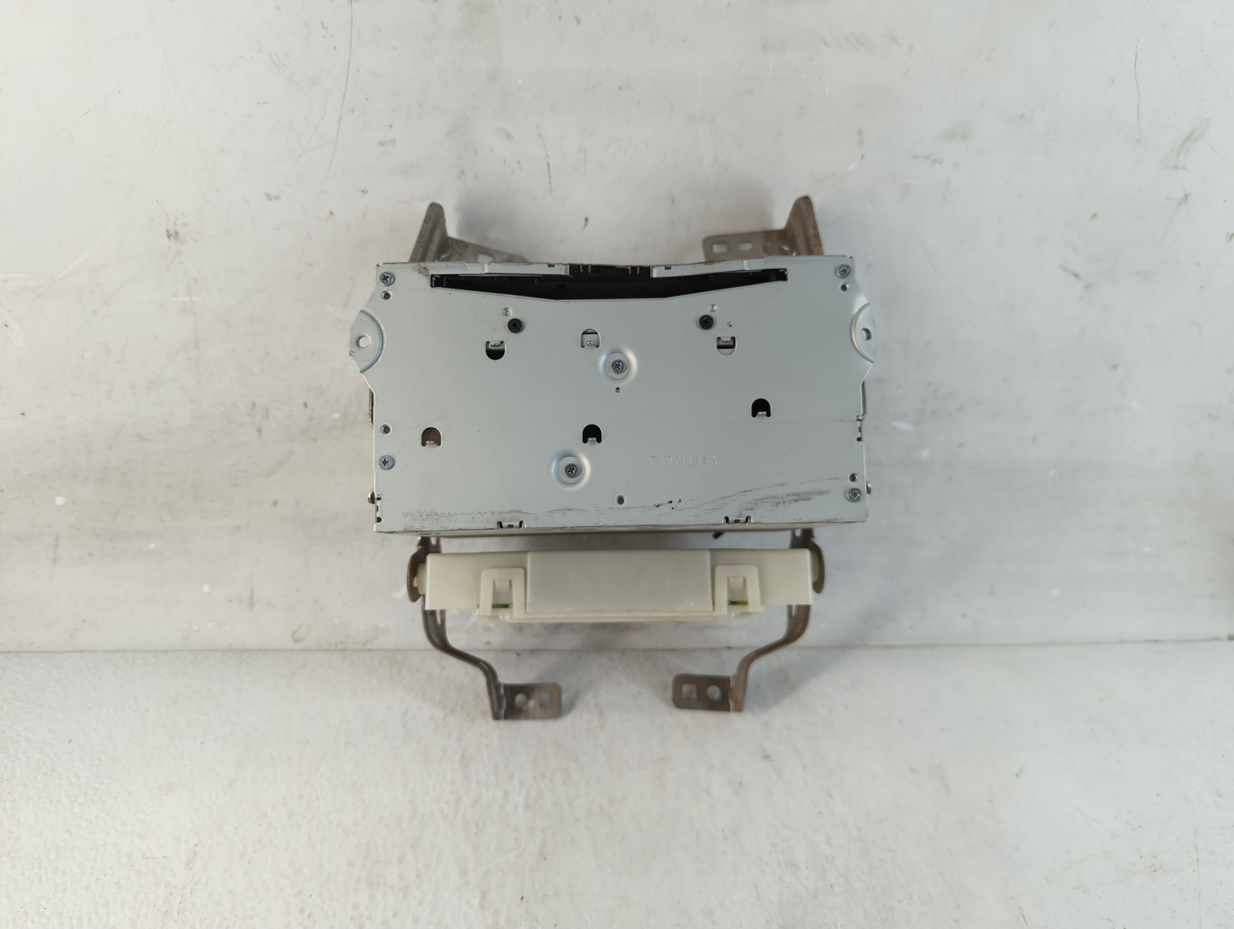 Picture of 2013-2014 Nissan Pathfinder Am Fm Cd Player Radio Receiver 1073600