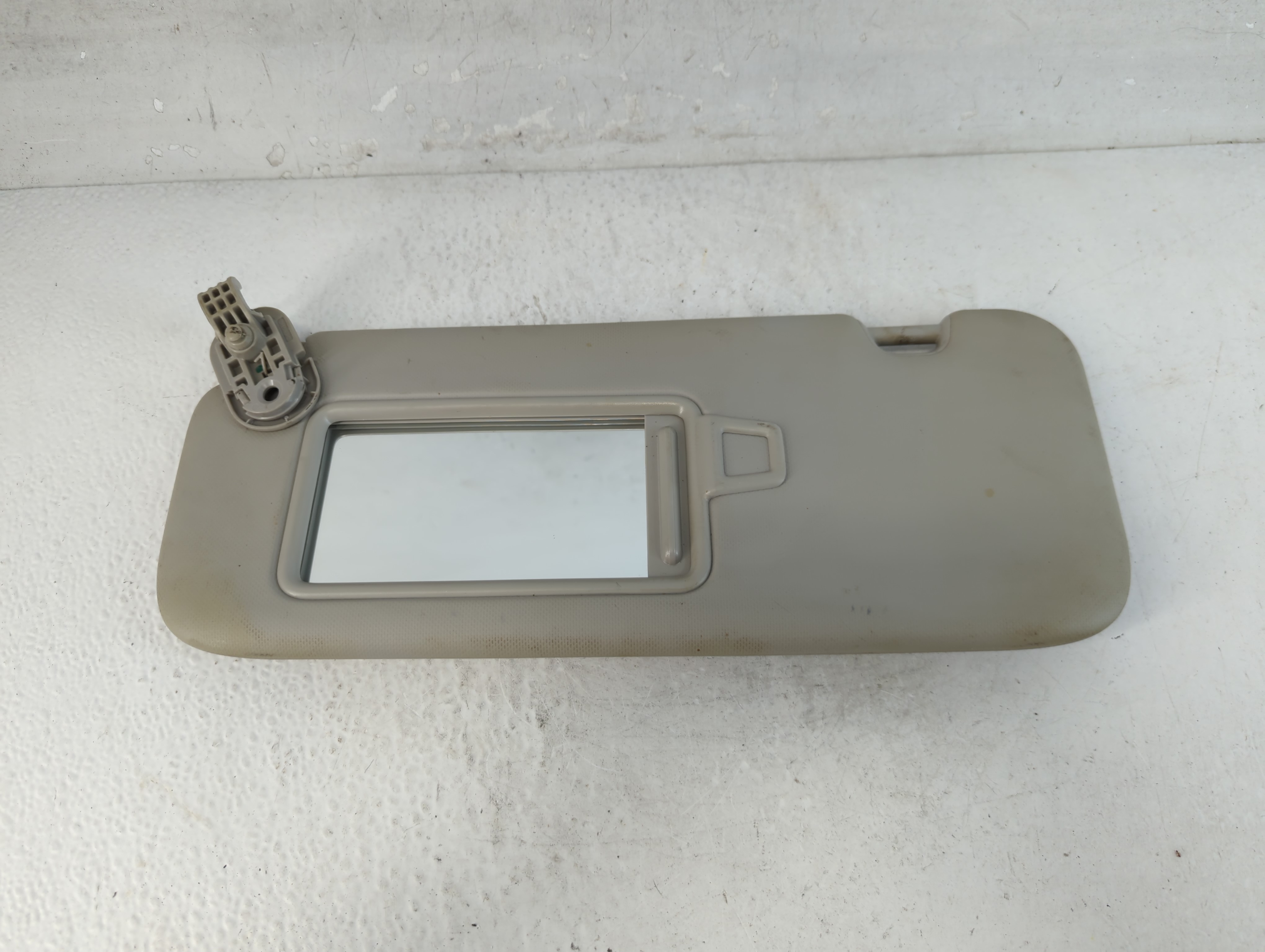 2019-2021 Kia Forte Driver Sun Visor Mirror Left Sunvisor Ivory 1073627 - Oemusedautoparts1.com