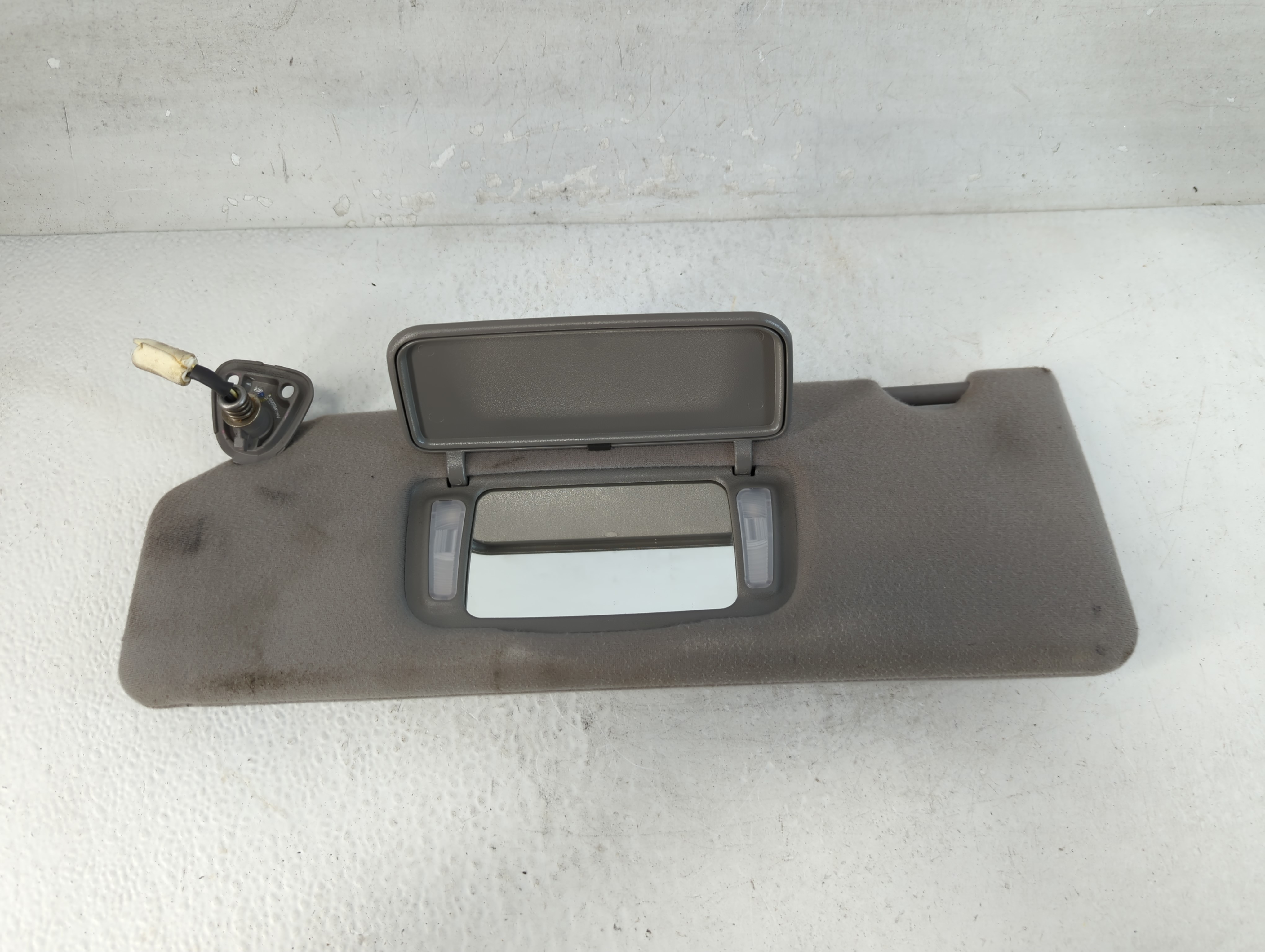 2004-2005 Toyota Solara Driver Sun Visor Mirror Left Sunvisor Dark Gray 1073629 - Oemusedautoparts1.com