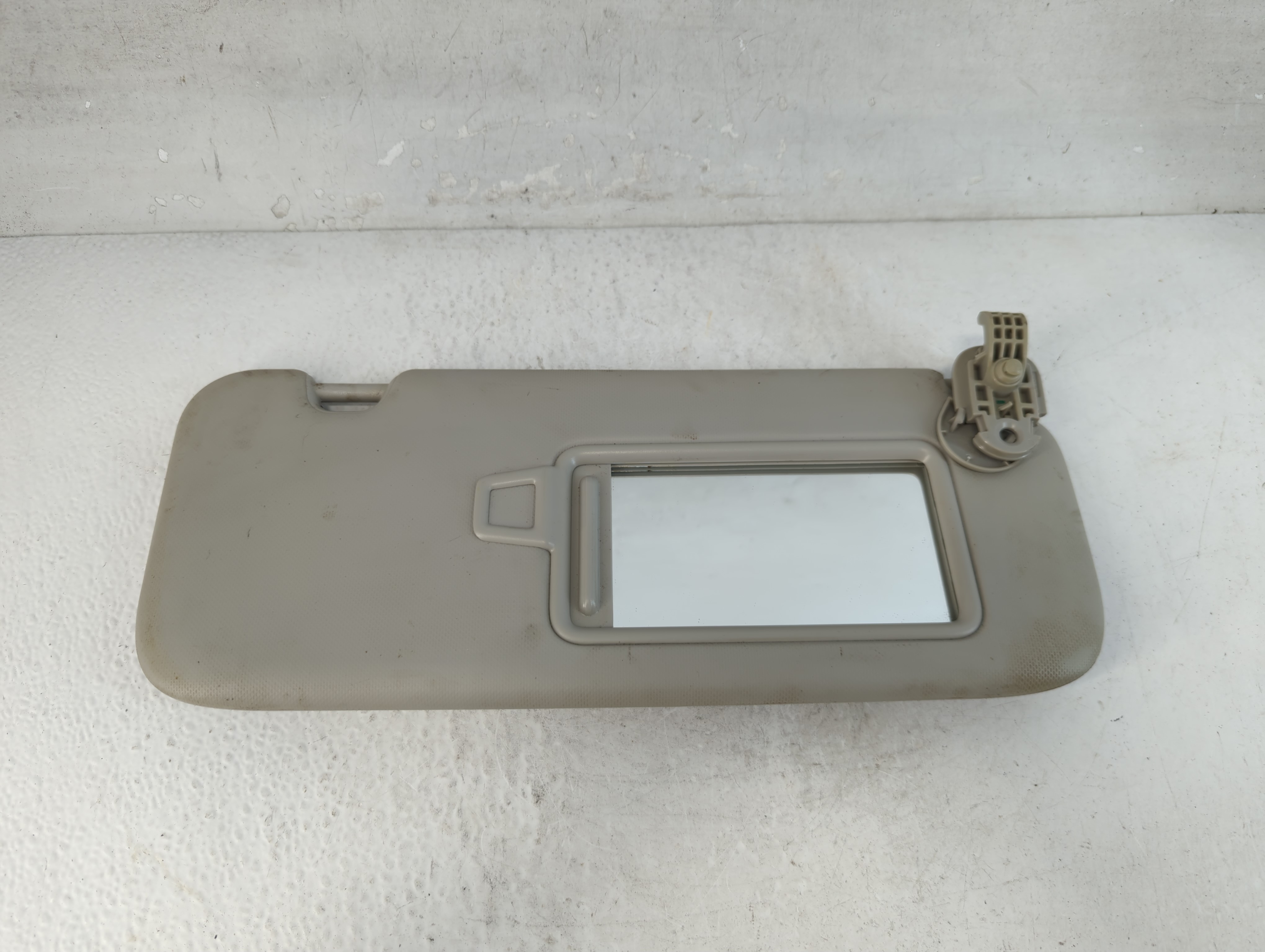 2019-2021 Kia Forte Driver Sun Visor Mirror Left Sunvisor Ivory 1073641 - Oemusedautoparts1.com
