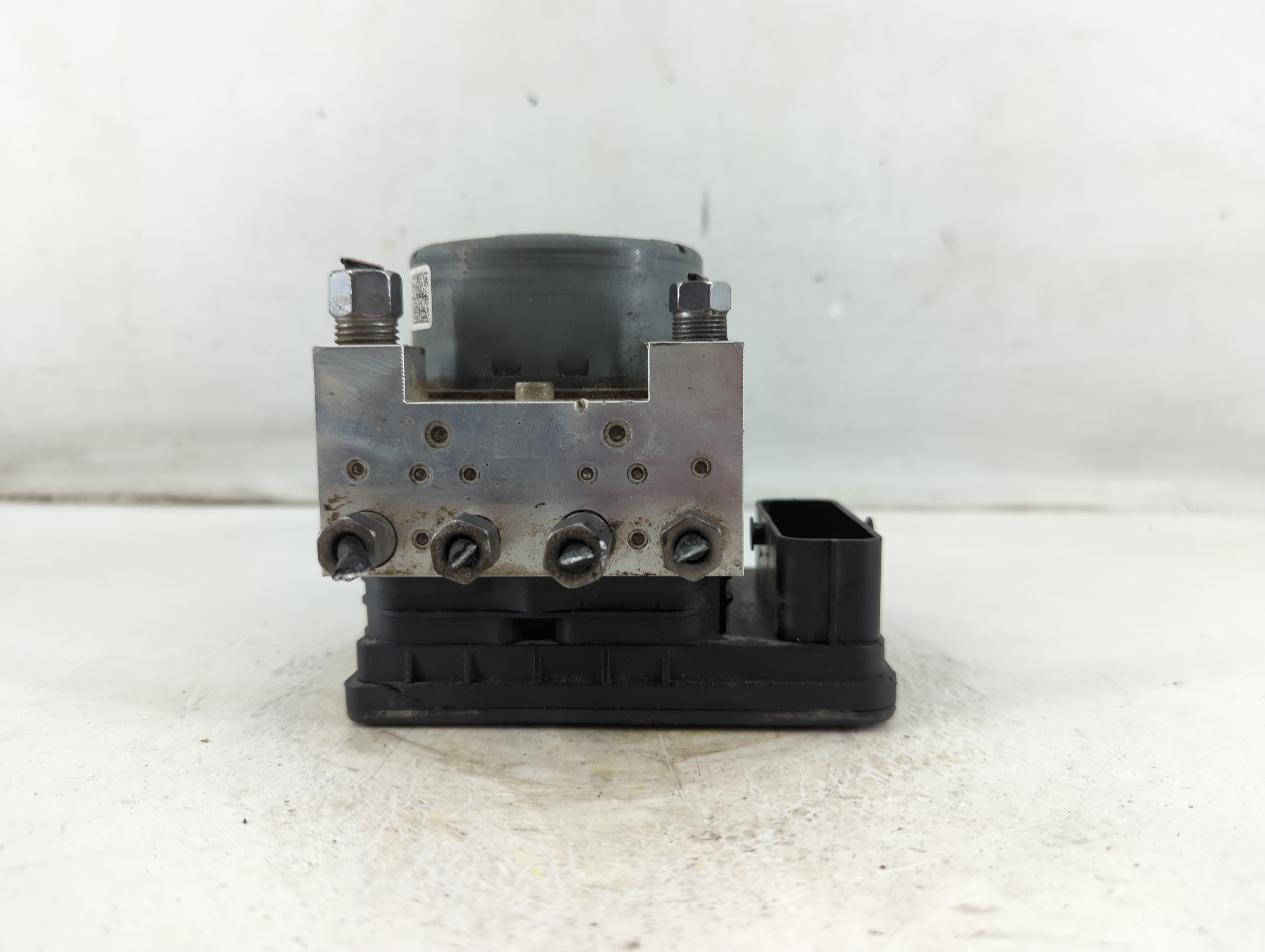 2018-2022 Chrysler 300 Abs Pump Control Module 1073666 - Oemusedautoparts1.com