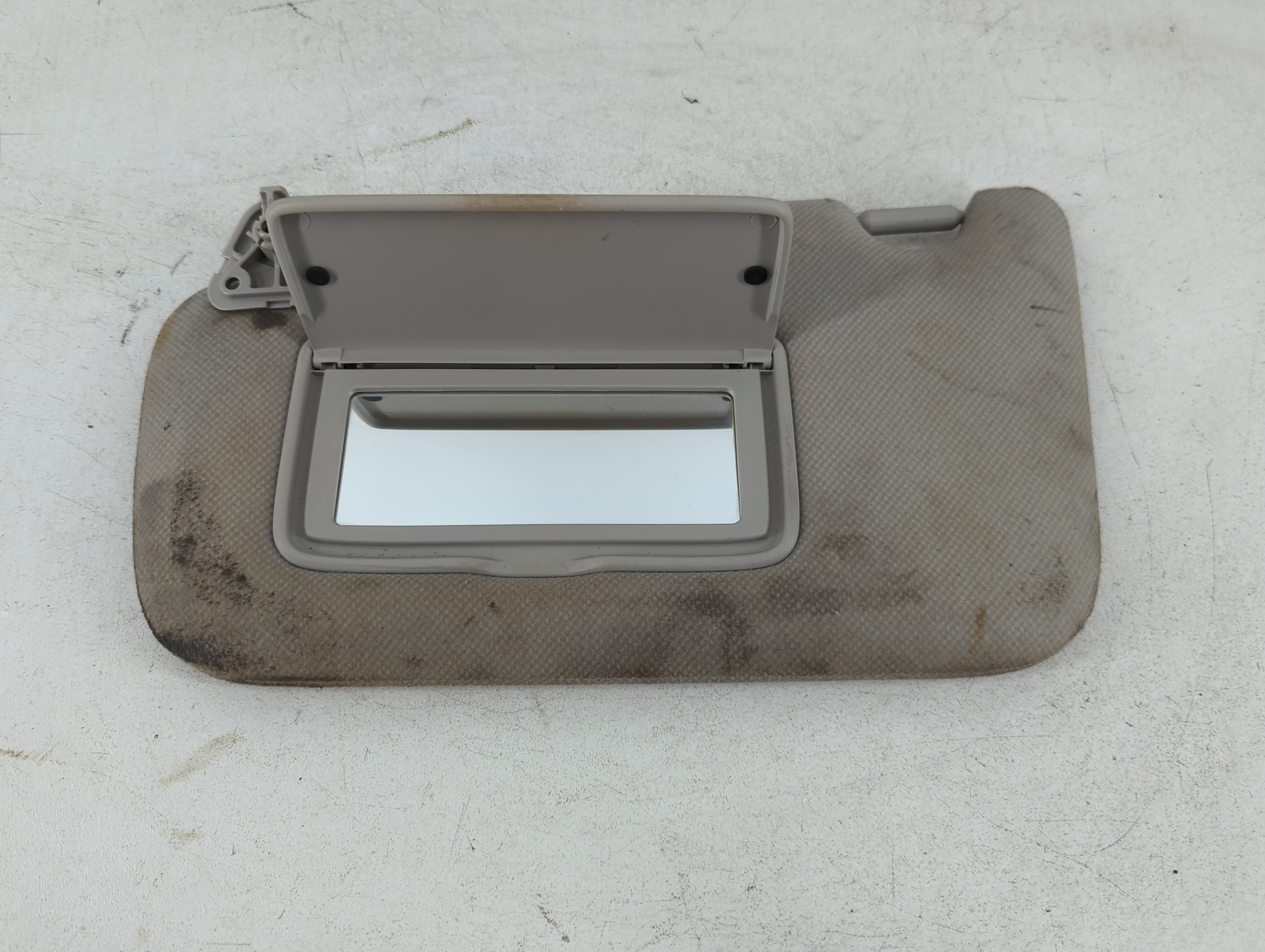 Picture of 2013-2019 Nissan Sentra Driver Sun Visor Mirror Left Sunvisor Grey 1073674