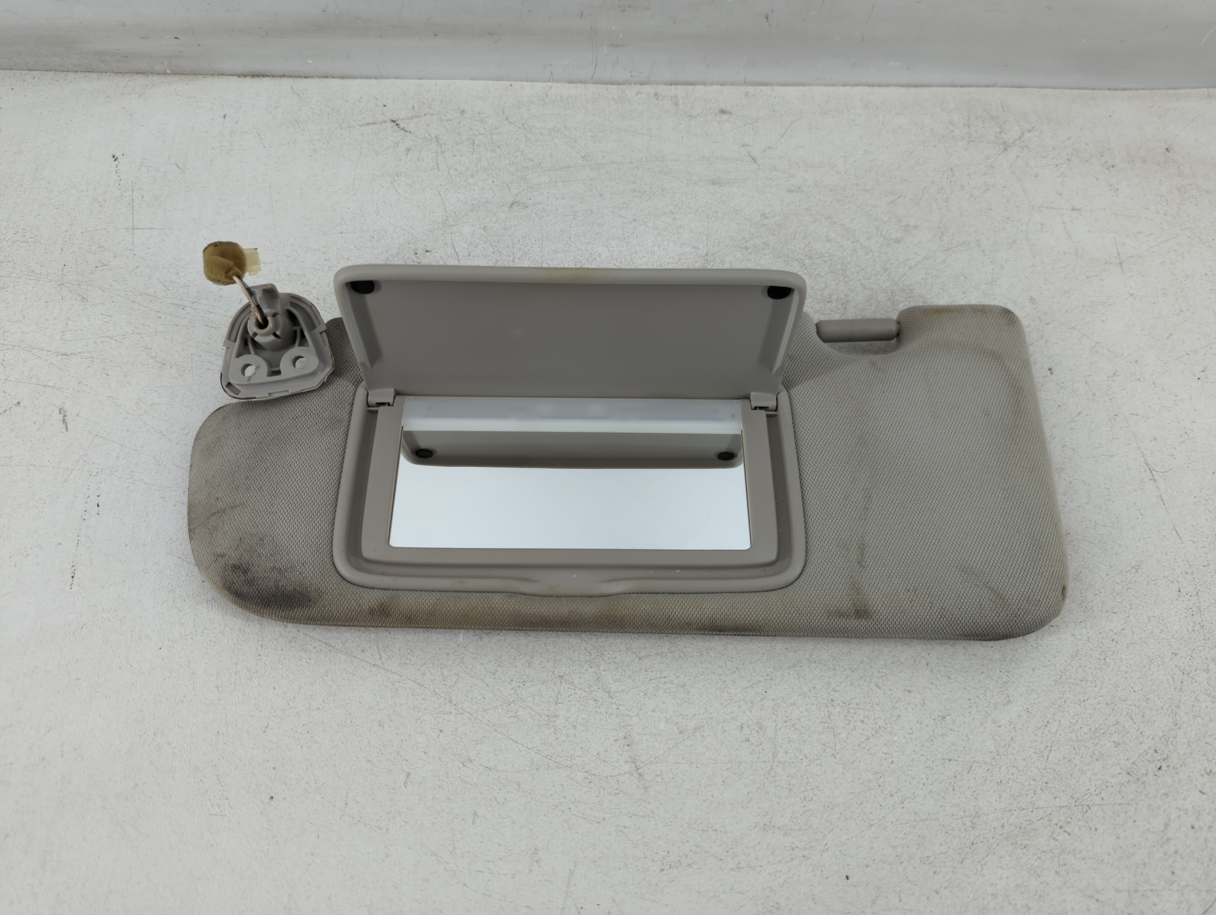 2014-2020 Infiniti Q50 Driver Sun Visor Mirror Left Sunvisor Grey 1073682 - Oemusedautoparts1.com