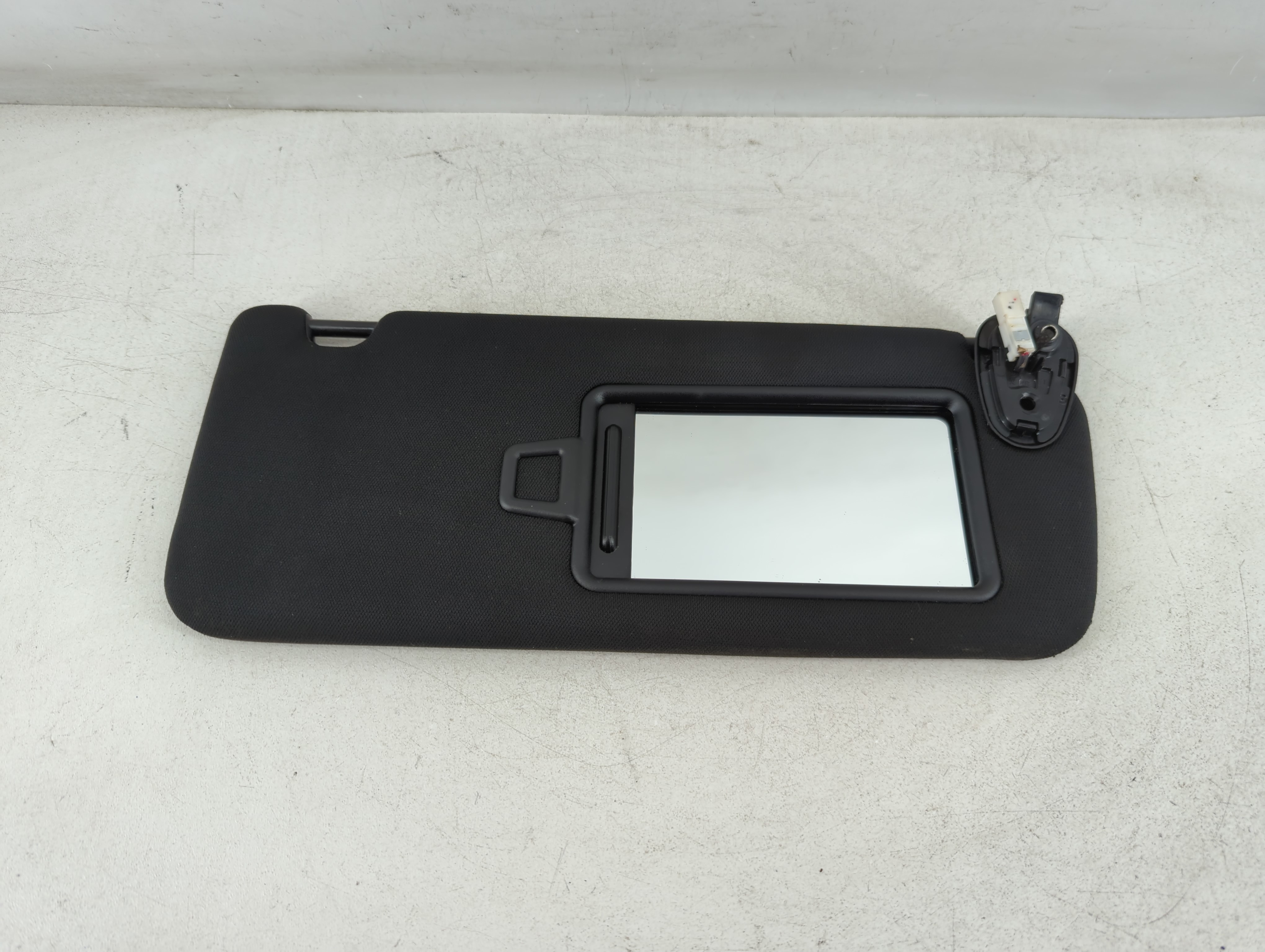 2021-2021 Kia K5 Passenger Sun Visor Mirror Right Sunvisor Black 1073688 - Oemusedautoparts1.com