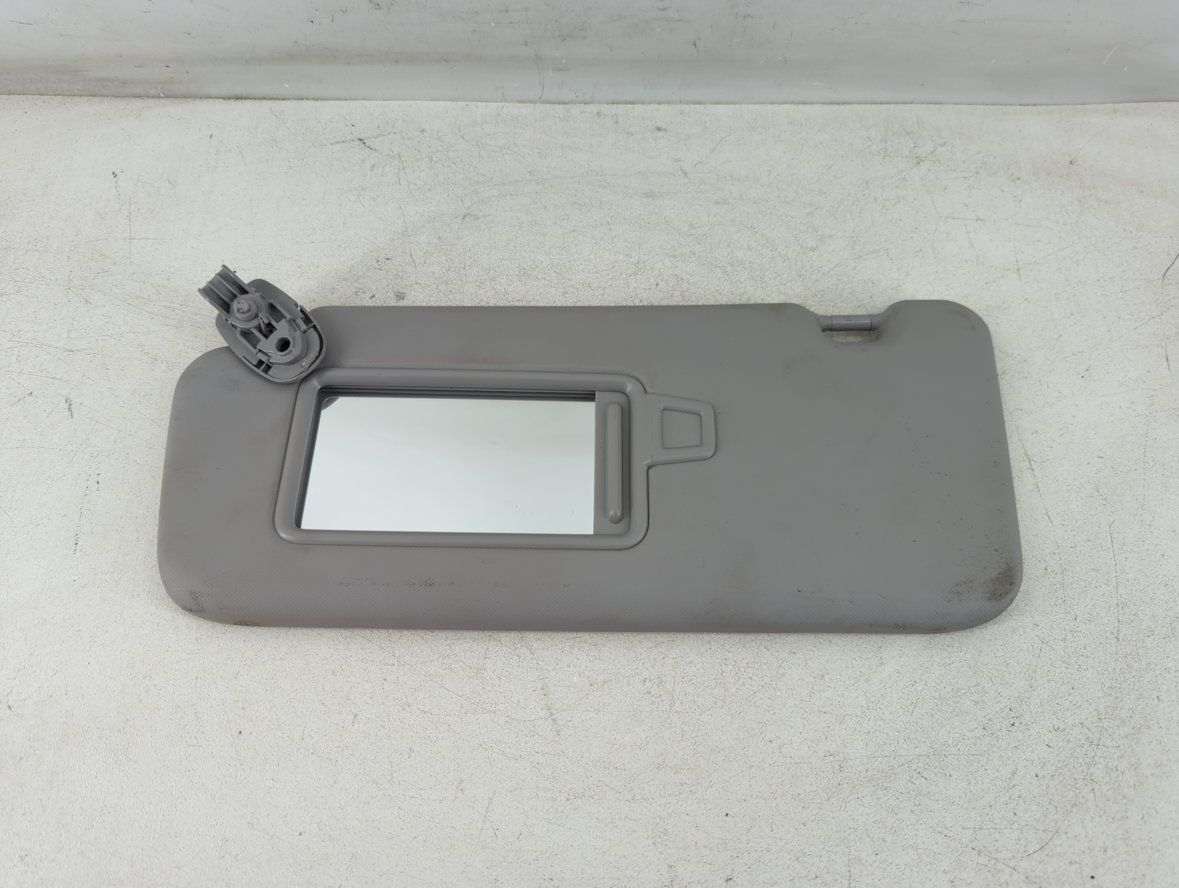 2018-2021 Hyundai Kona Driver Sun Visor Mirror Left Sunvisor Grey 1073690 - Oemusedautoparts1.com