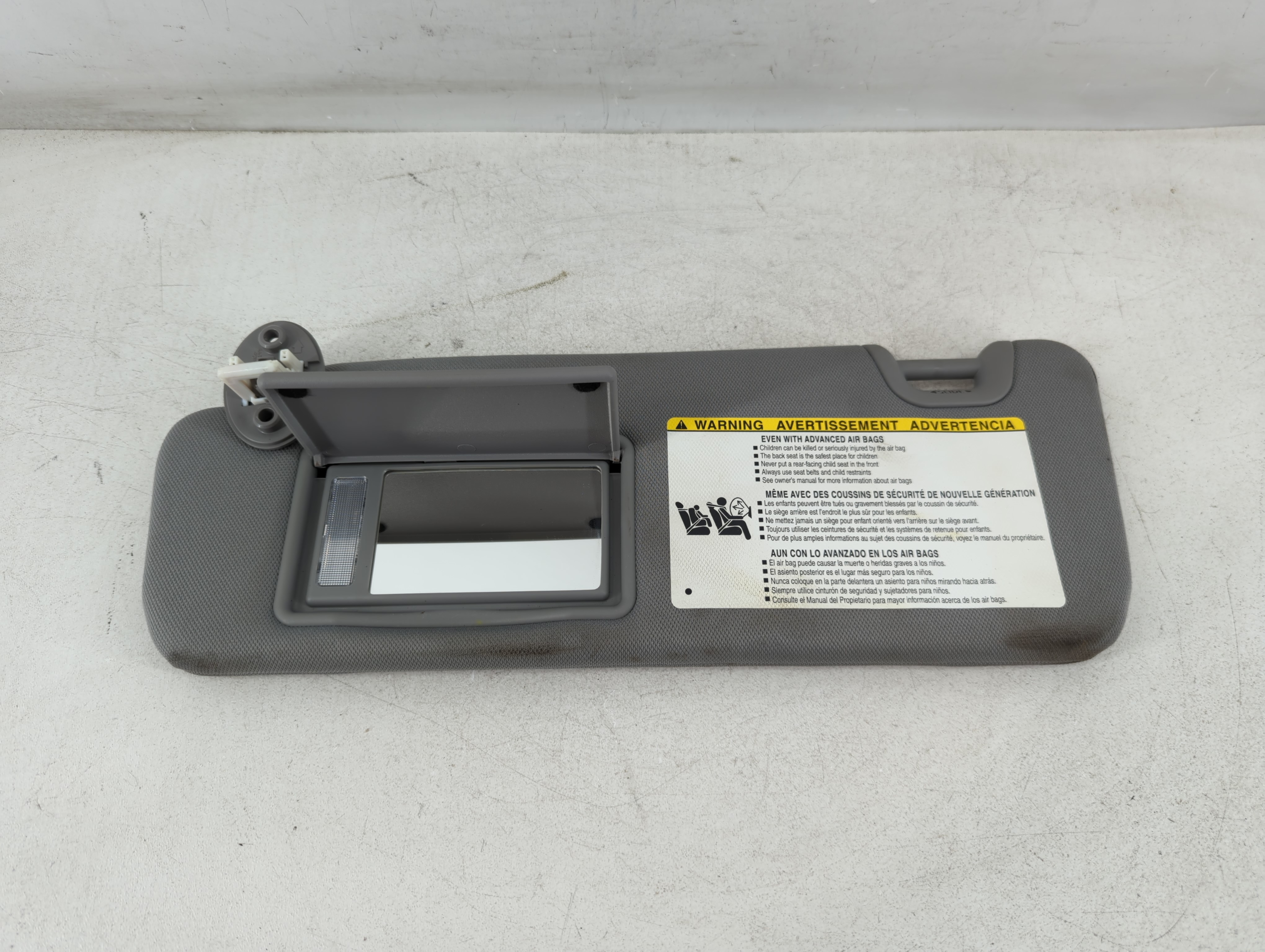 2014-2019 Toyota Highlander Driver Sun Visor Mirror Left Sunvisor Grey 1073697 - Oemusedautoparts1.com