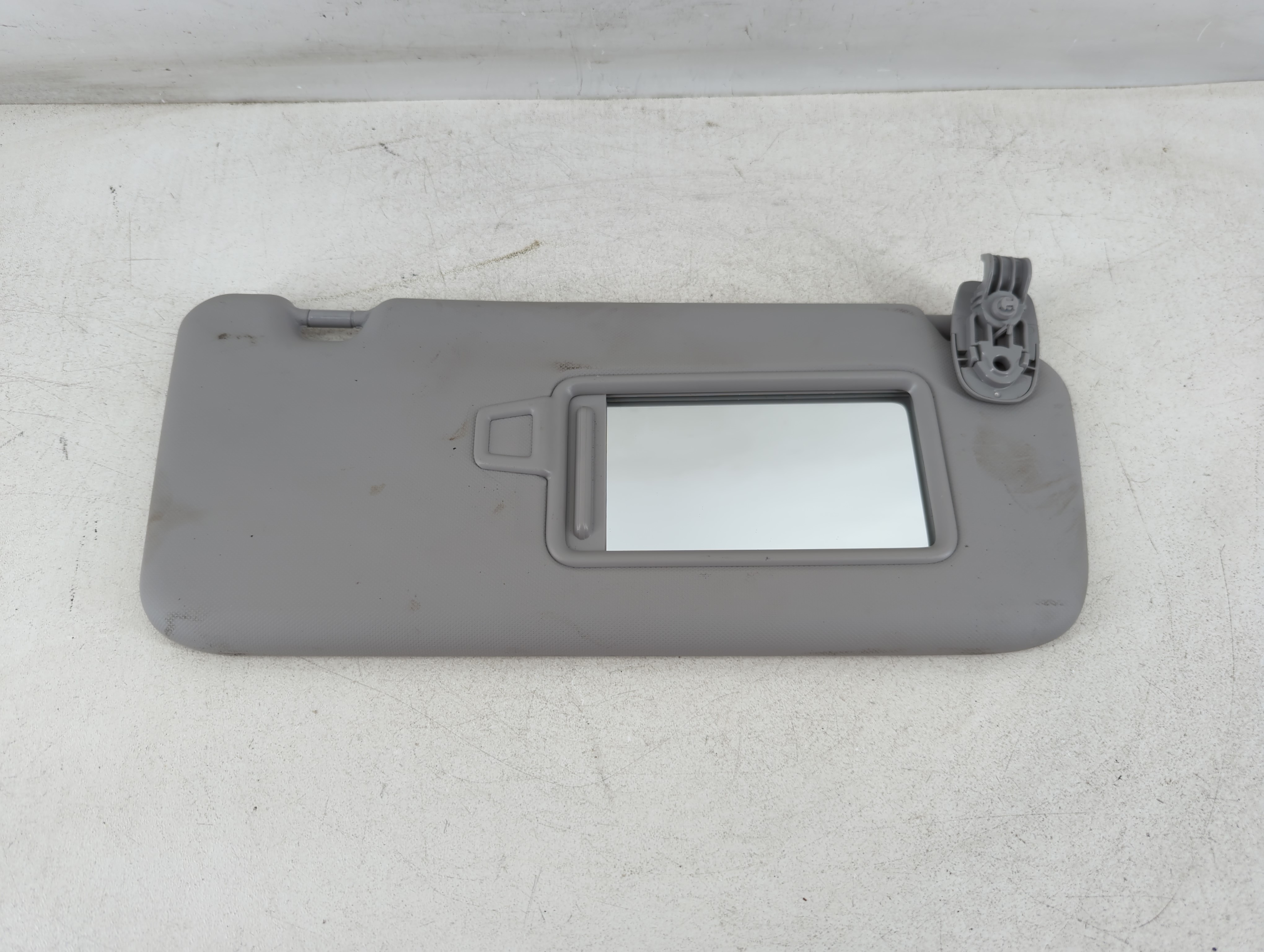 2014-2019 Kia Soul Passenger Sun Visor Mirror Right Sunvisor Grey 1073703 - Oemusedautoparts1.com