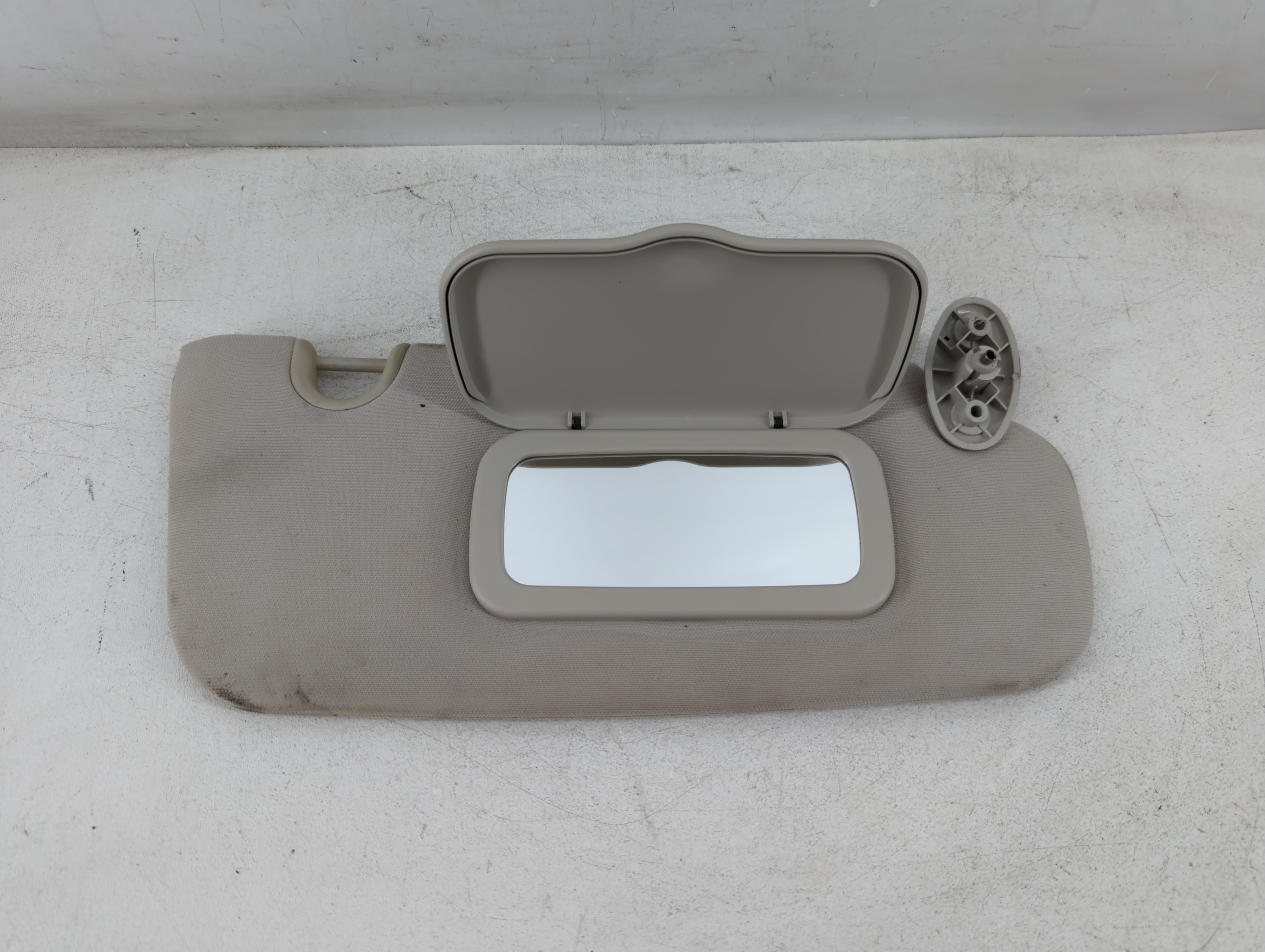 Picture of Dodge Caravan Passenger Sun Visor Mirror Right Sunvisor Grey 1073708