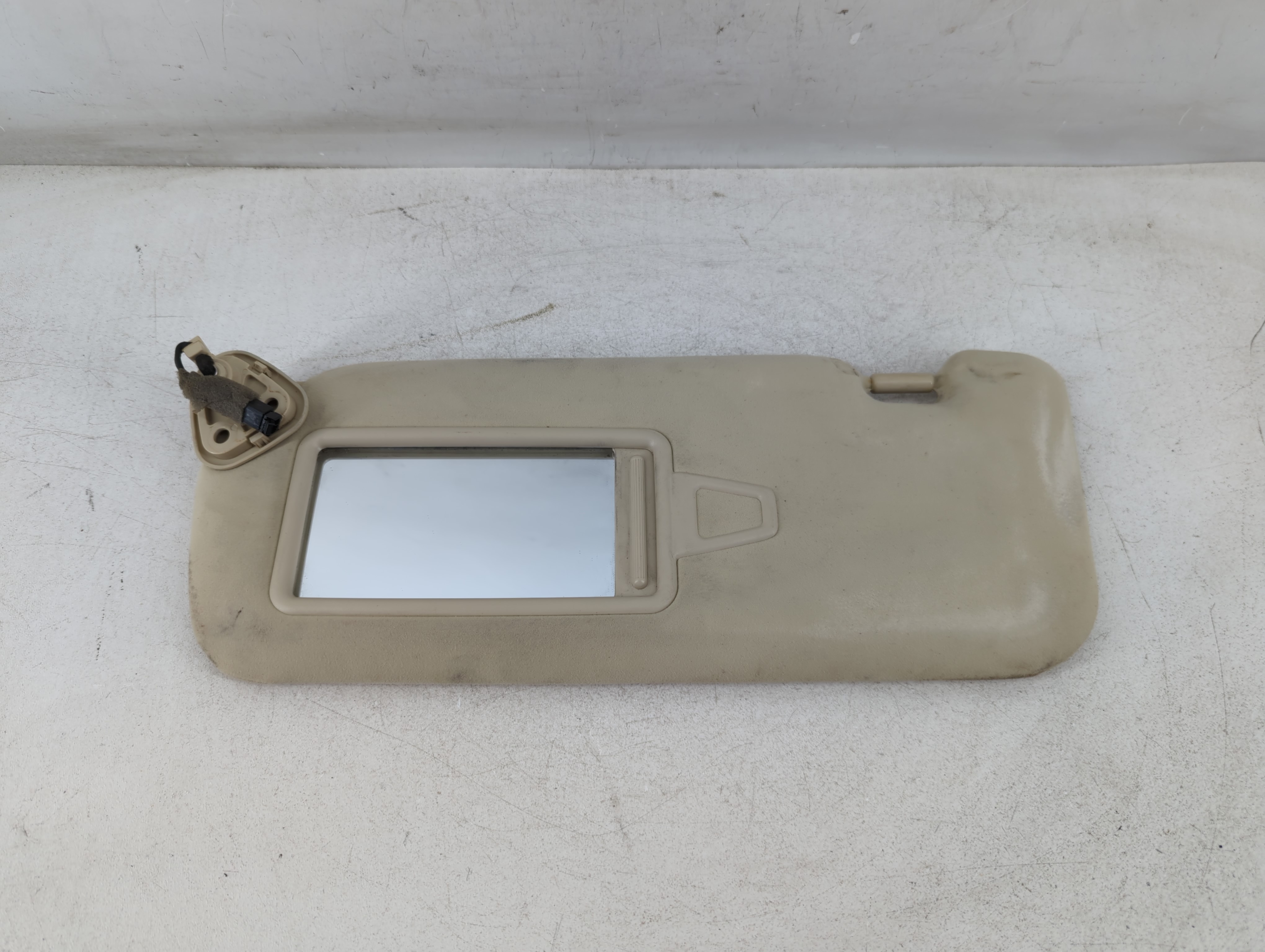 2014-2016 Kia Cadenza Driver Sun Visor Mirror Left Sunvisor Tan 1073719 - Oemusedautoparts1.com