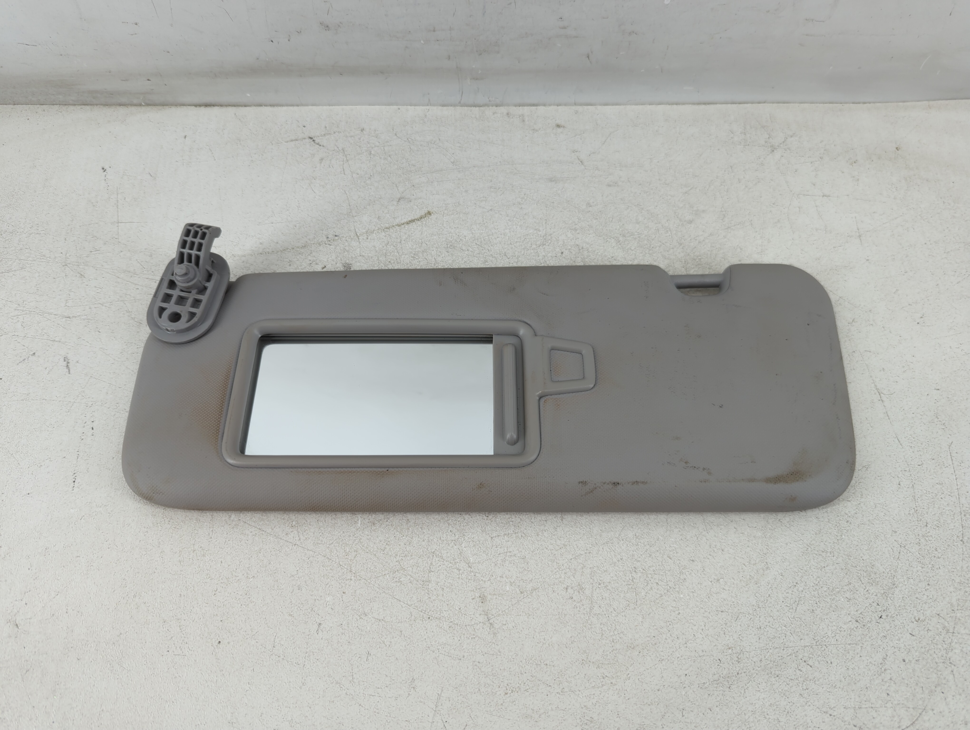 2017-2020 Hyundai Elantra Driver Sun Visor Mirror Left Sunvisor Grey 1073724 - Oemusedautoparts1.com