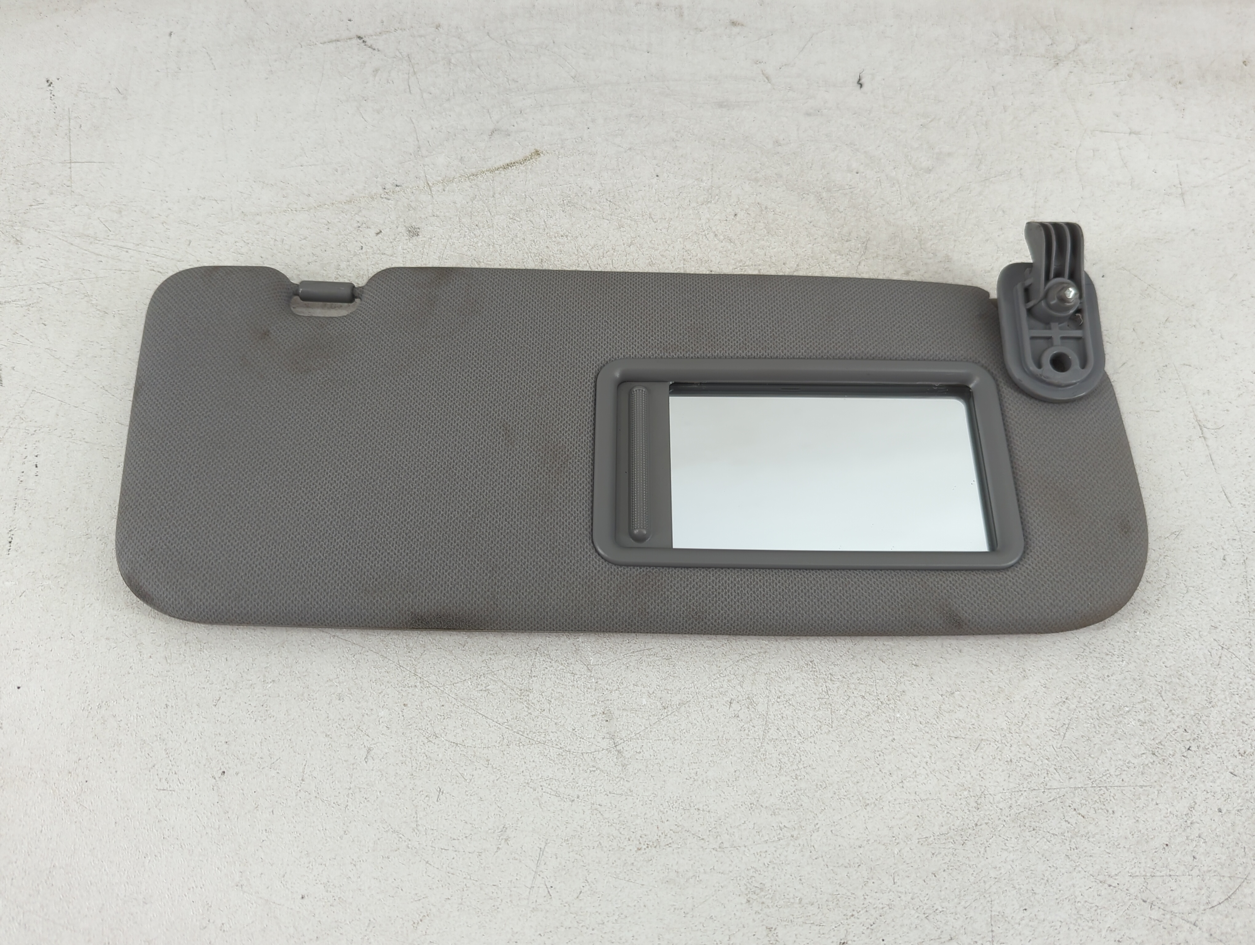 2012-2013 Hyundai Accent Passenger Sun Visor Mirror Right Sunvisor 1073732 - Oemusedautoparts1.com