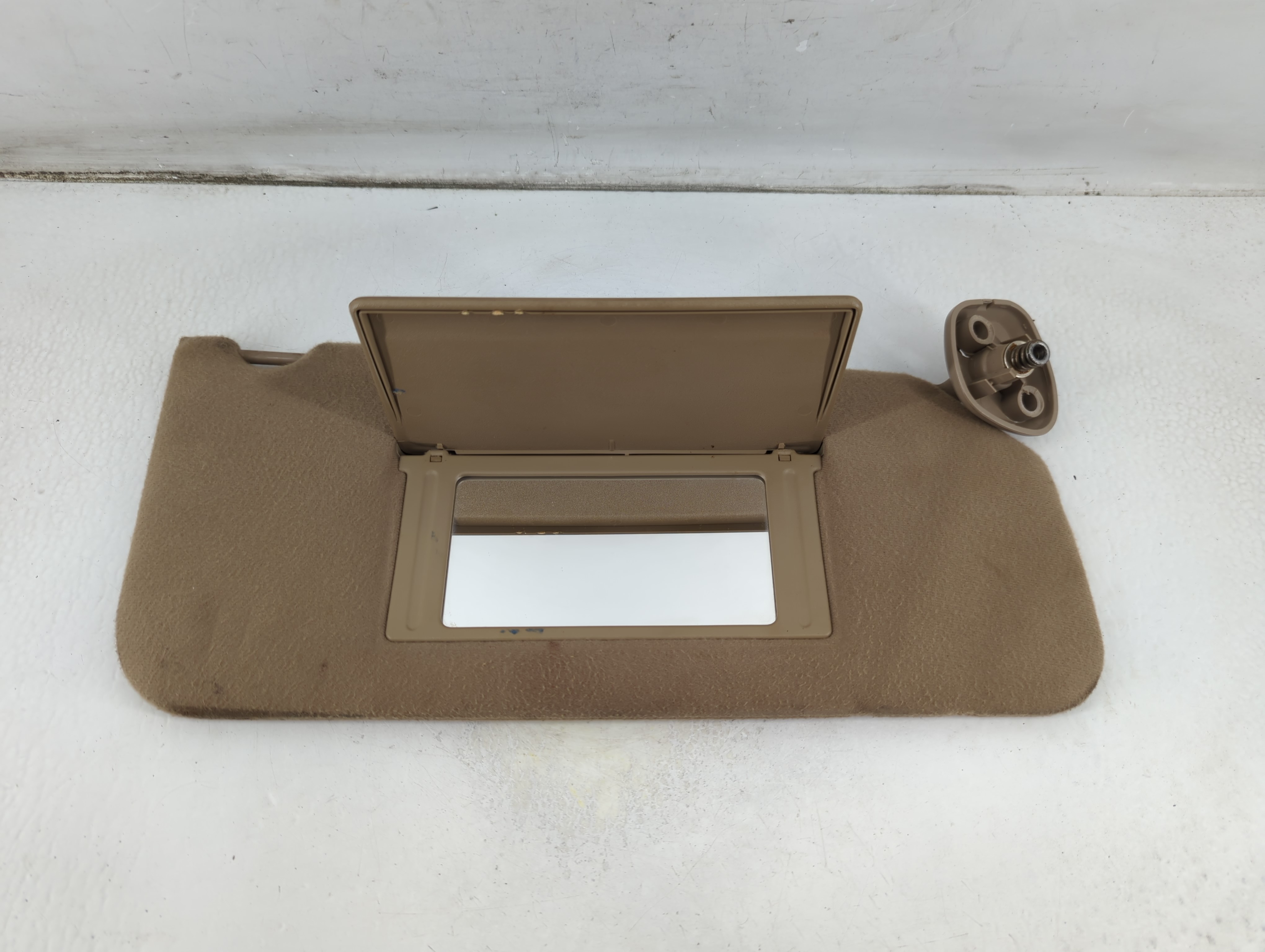 2002-2003 Ford F-150 Passenger Sun Visor Mirror Right Sunvisor Beige 1073733 - Oemusedautoparts1.com