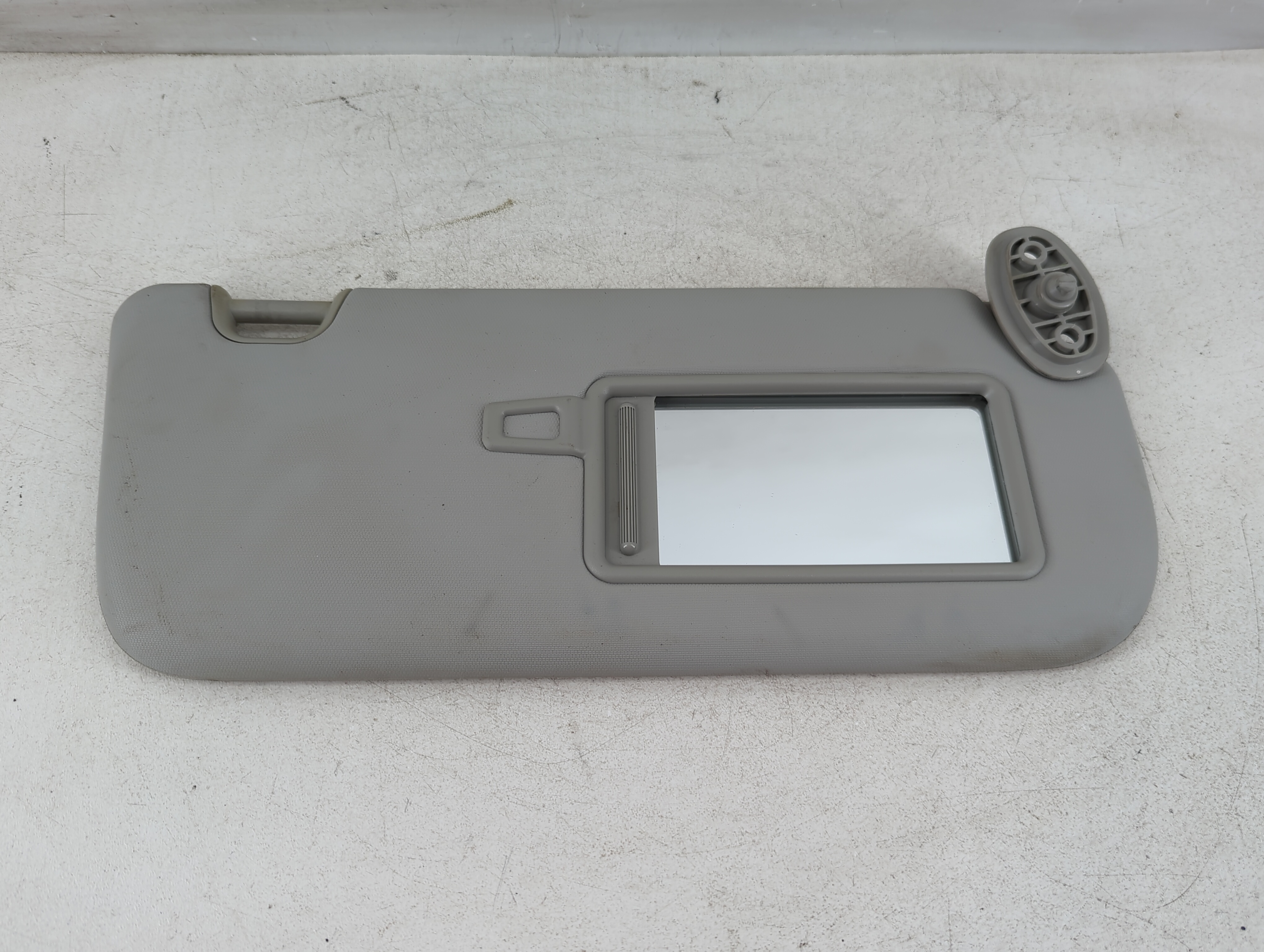 2014-2019 Kia Soul Passenger Sun Visor Mirror Right Sunvisor Grey 1073734 - Oemusedautoparts1.com