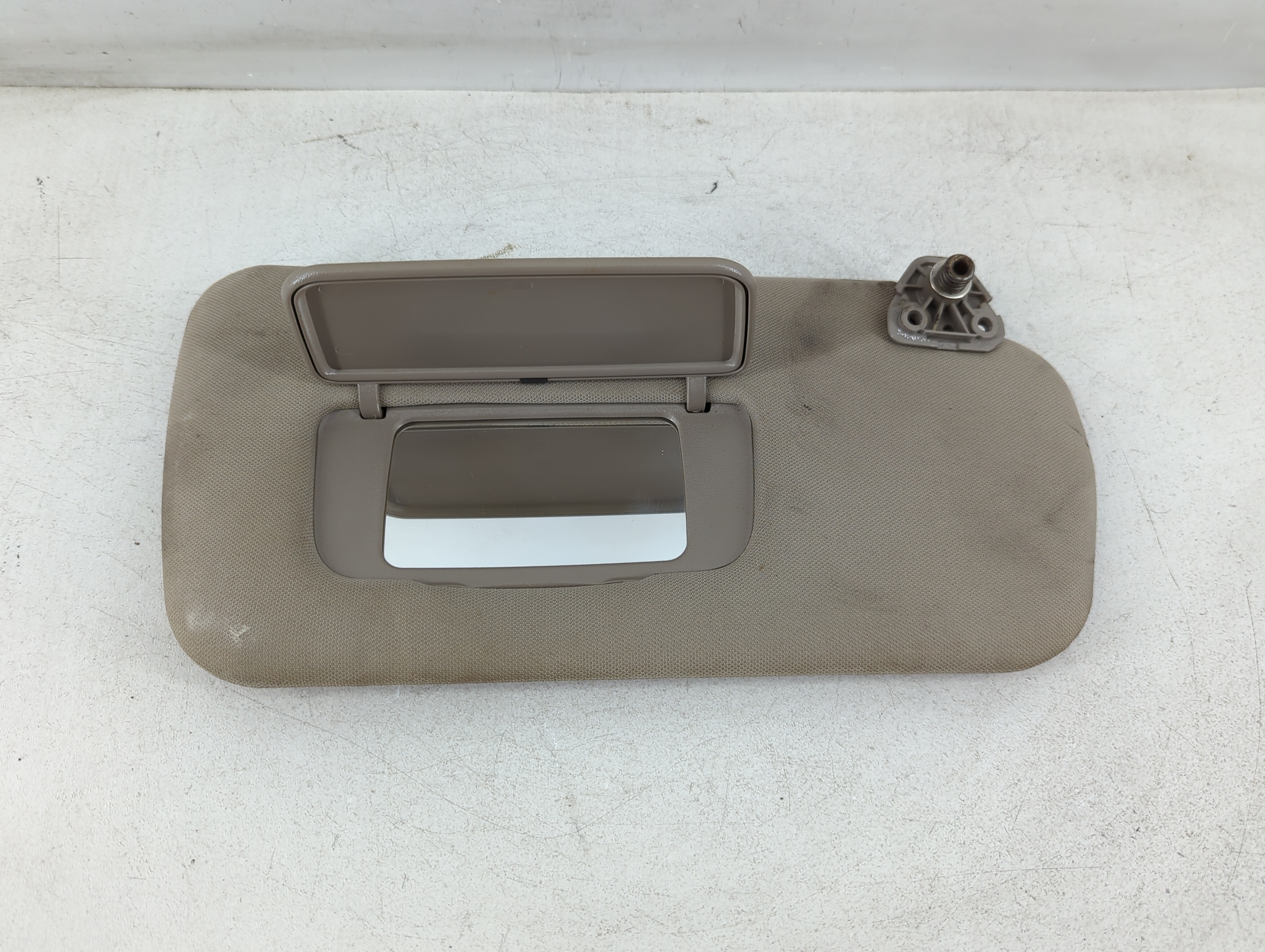 2005-2006 Nissan Altima Passenger Sun Visor Mirror Right Sunvisor Beige 1073739 - Oemusedautoparts1.com